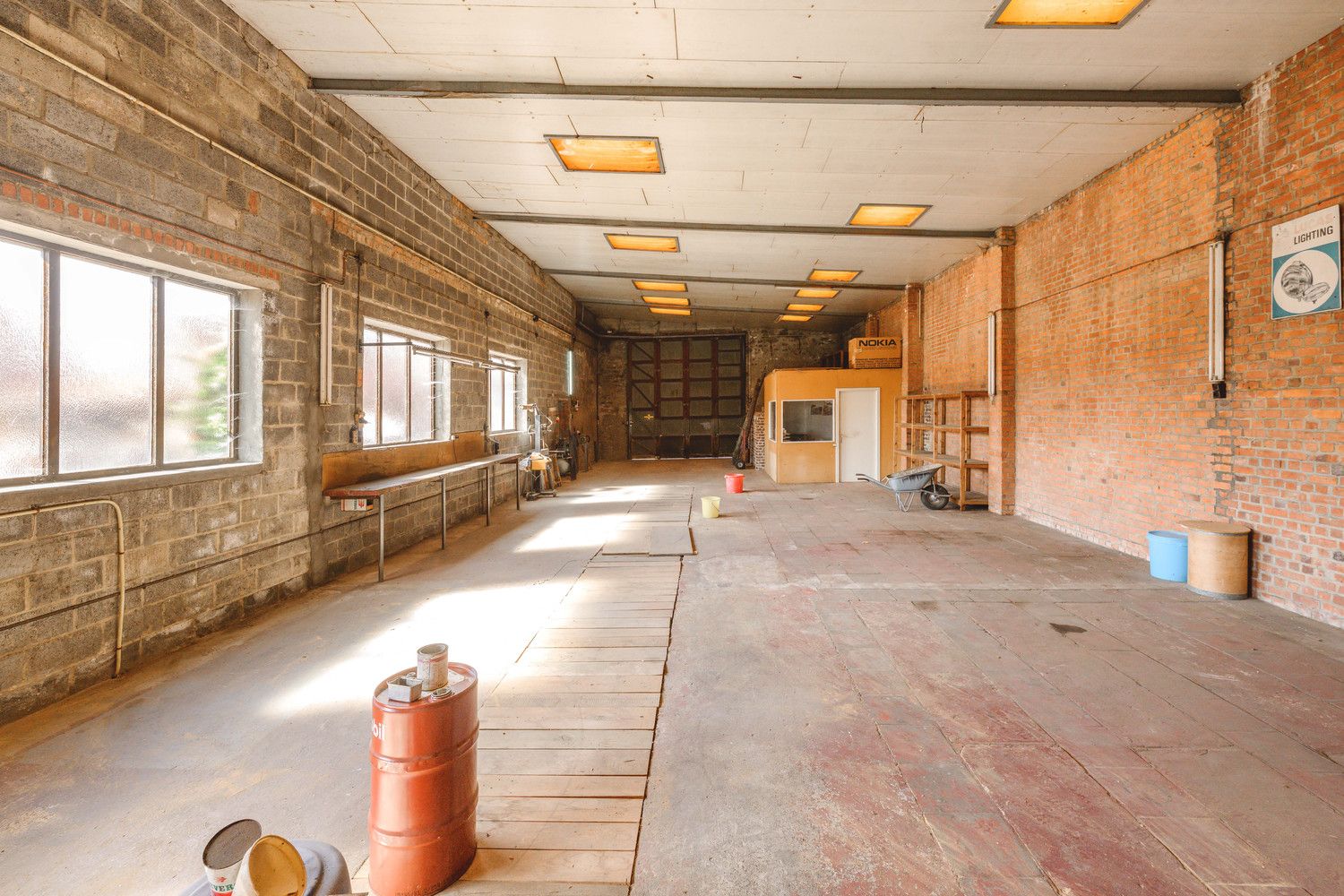 Totaal te renoveren woning te Ardooie. foto 32