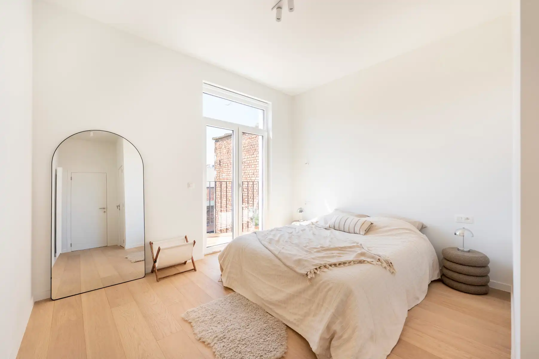 Gerenoveerd appartement met privé terras nabij Marnixplaats foto 9