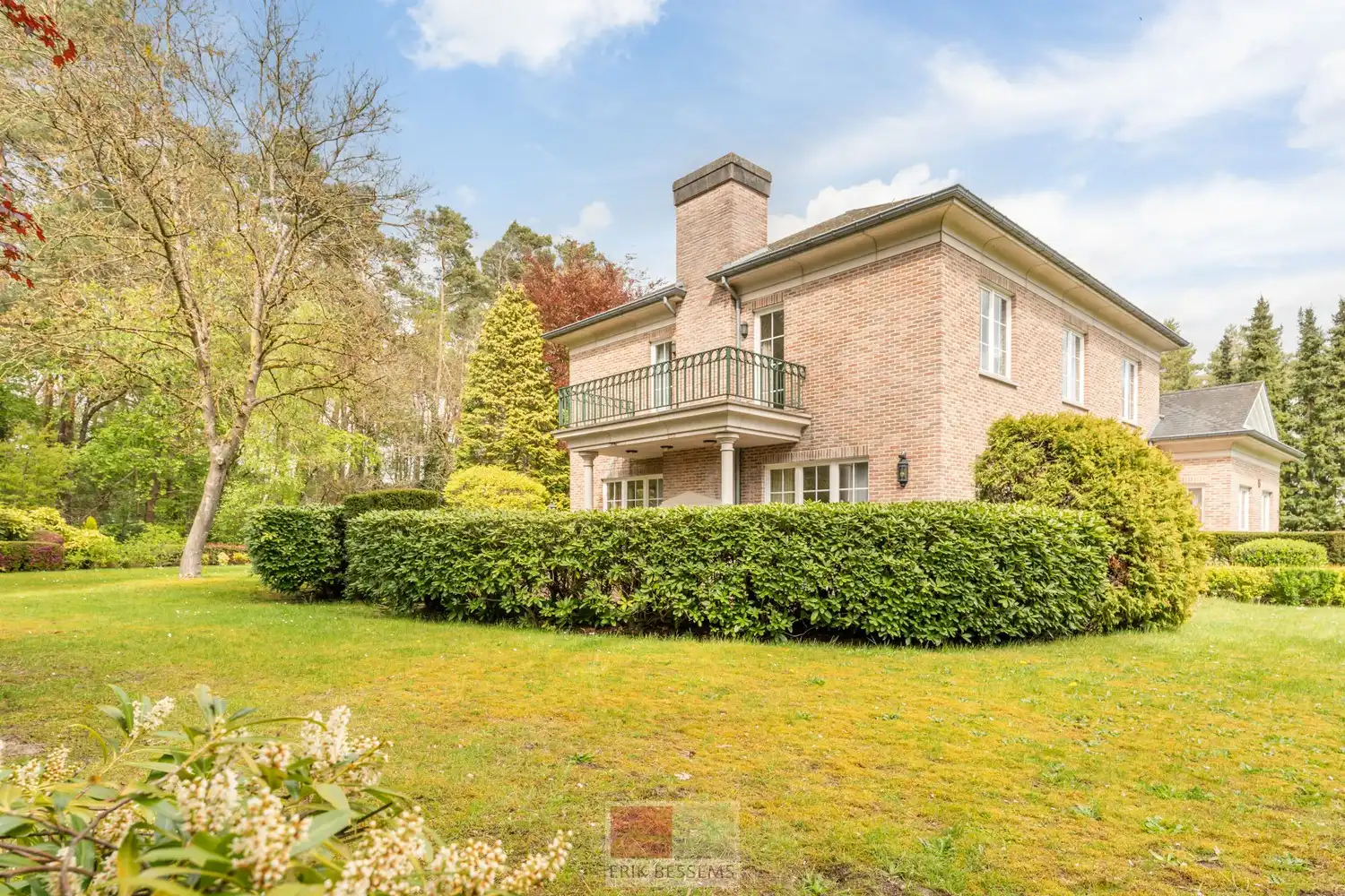 Exclusieve villa met natuurleien dak, gelegen op een unieke toplocatie in het prachtige Maasmechelen, gelegen op een perceel van 3295m². foto 25