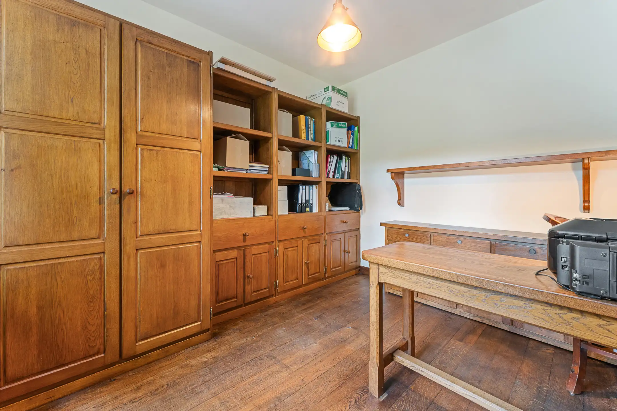 Ruime villa in bosrijke omgeving op een perceel van ca. 3.320m² met zwembad foto 4