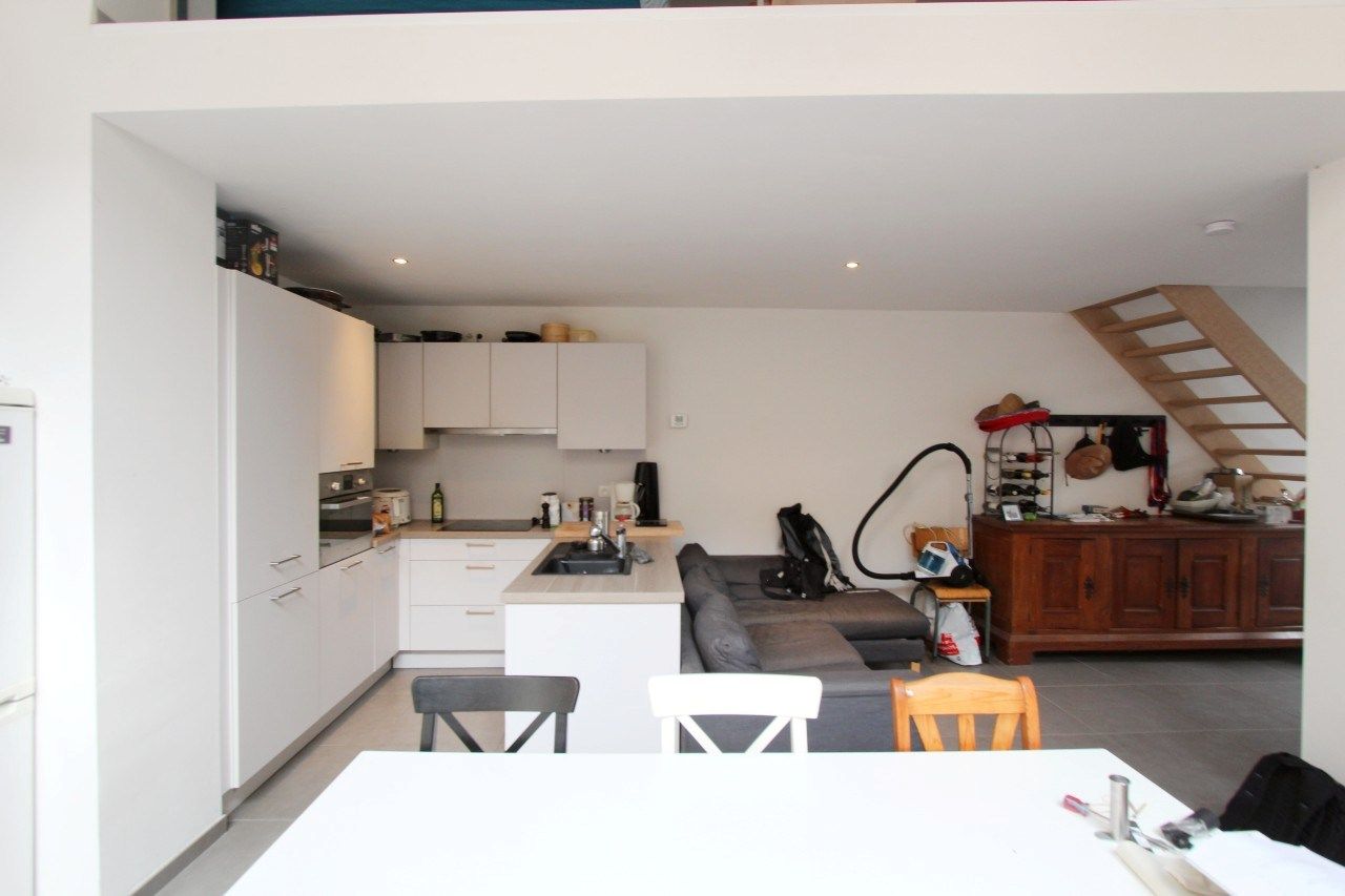 Ruime woning met prachtige patio en autostaanplaats  foto 2