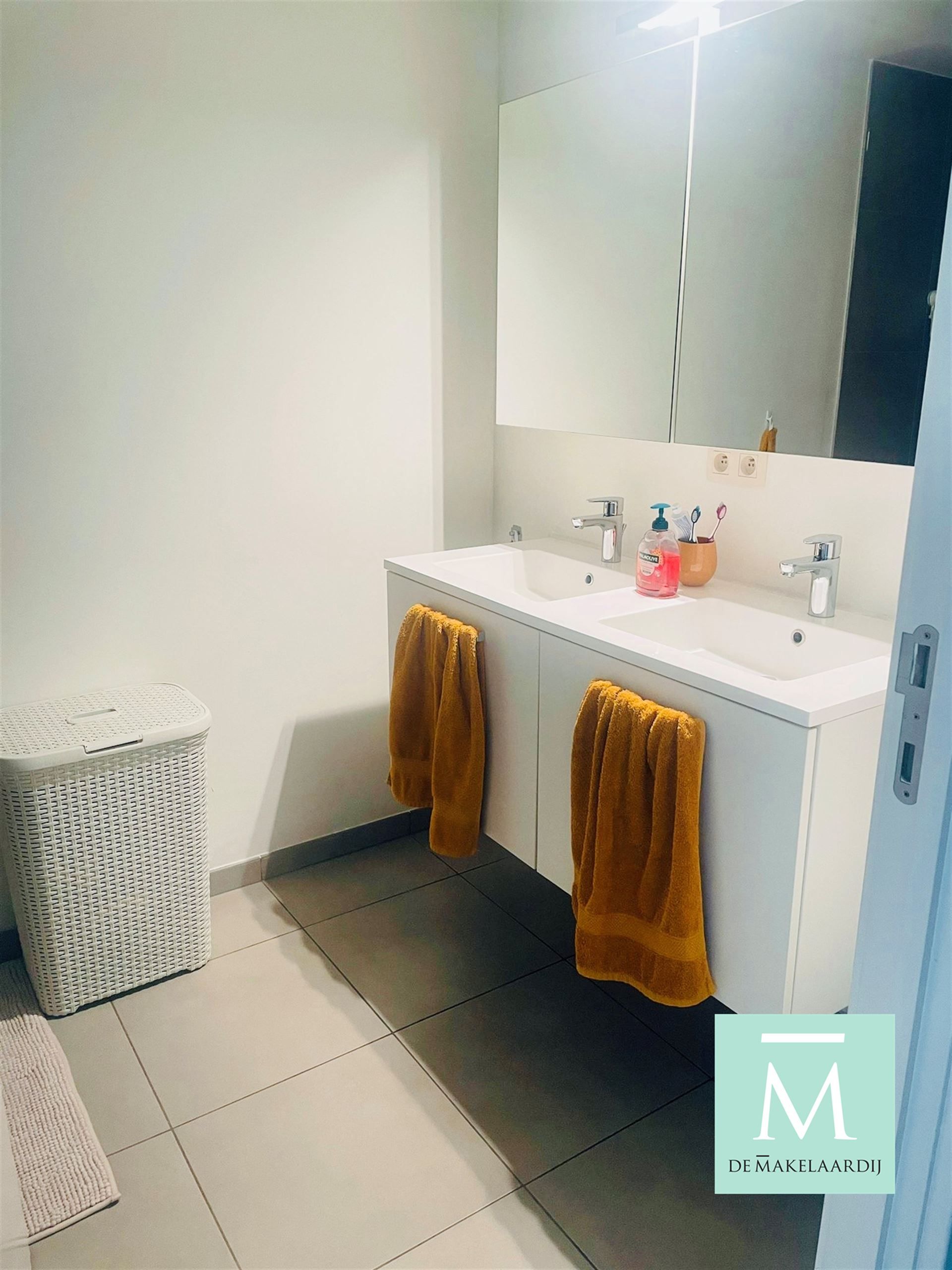 Uitstekend gelegen appartement met 2 slaapkamers in het centrum van Onze-Lieve-Vrouw-Waver foto 5