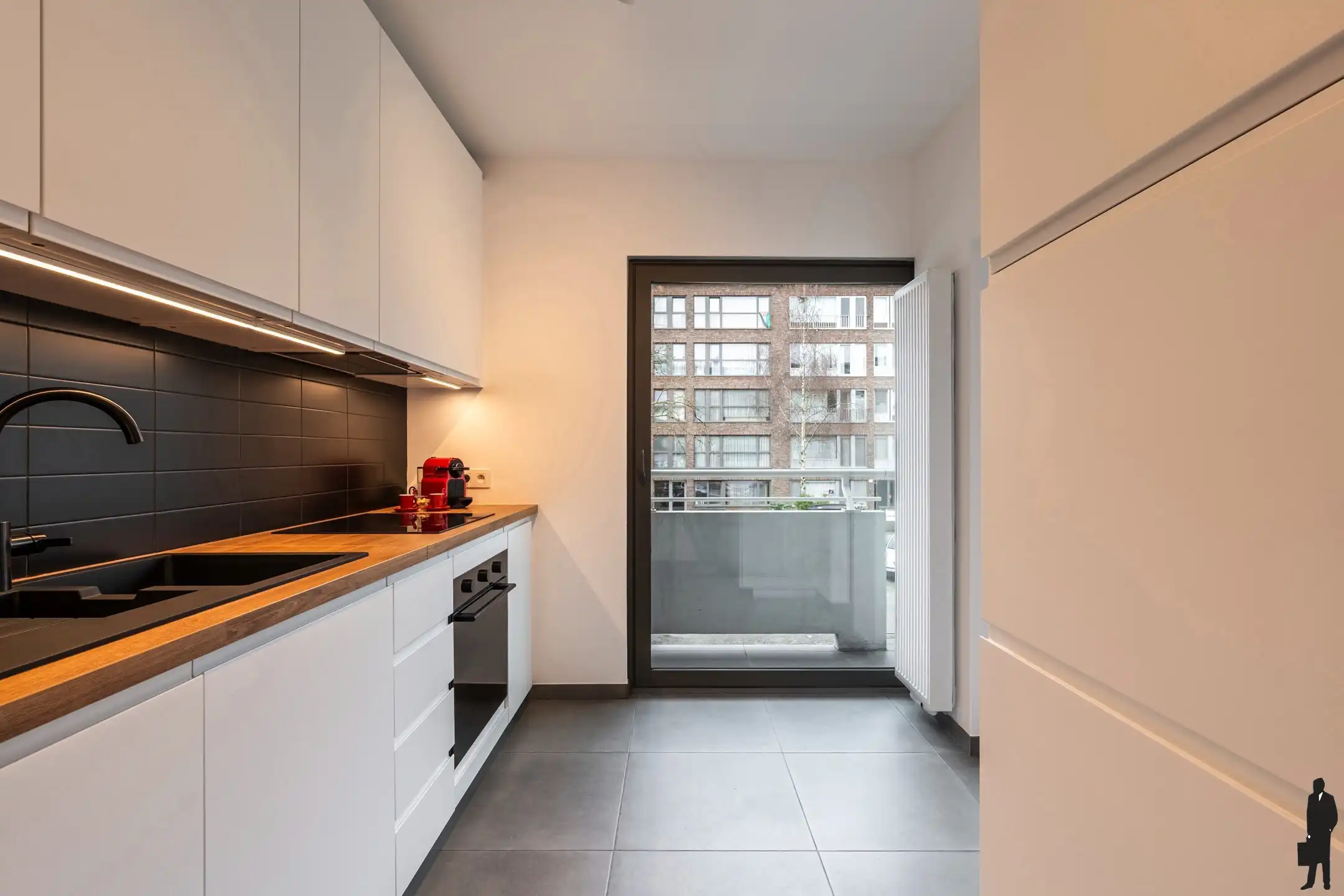 Lichtrijk gerenoveerd instapklaar appartement met 2 slpk foto 7