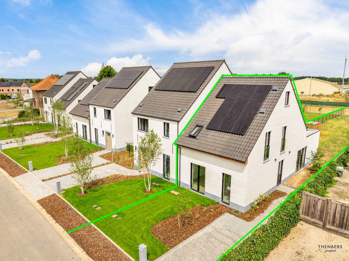 INSTAPKLARE LUXE EN ENERGIEZUINIGE NIEUWBOUWWONING MET 4 SLAAPKAMERS EN 2 BADKAMERS. foto 2