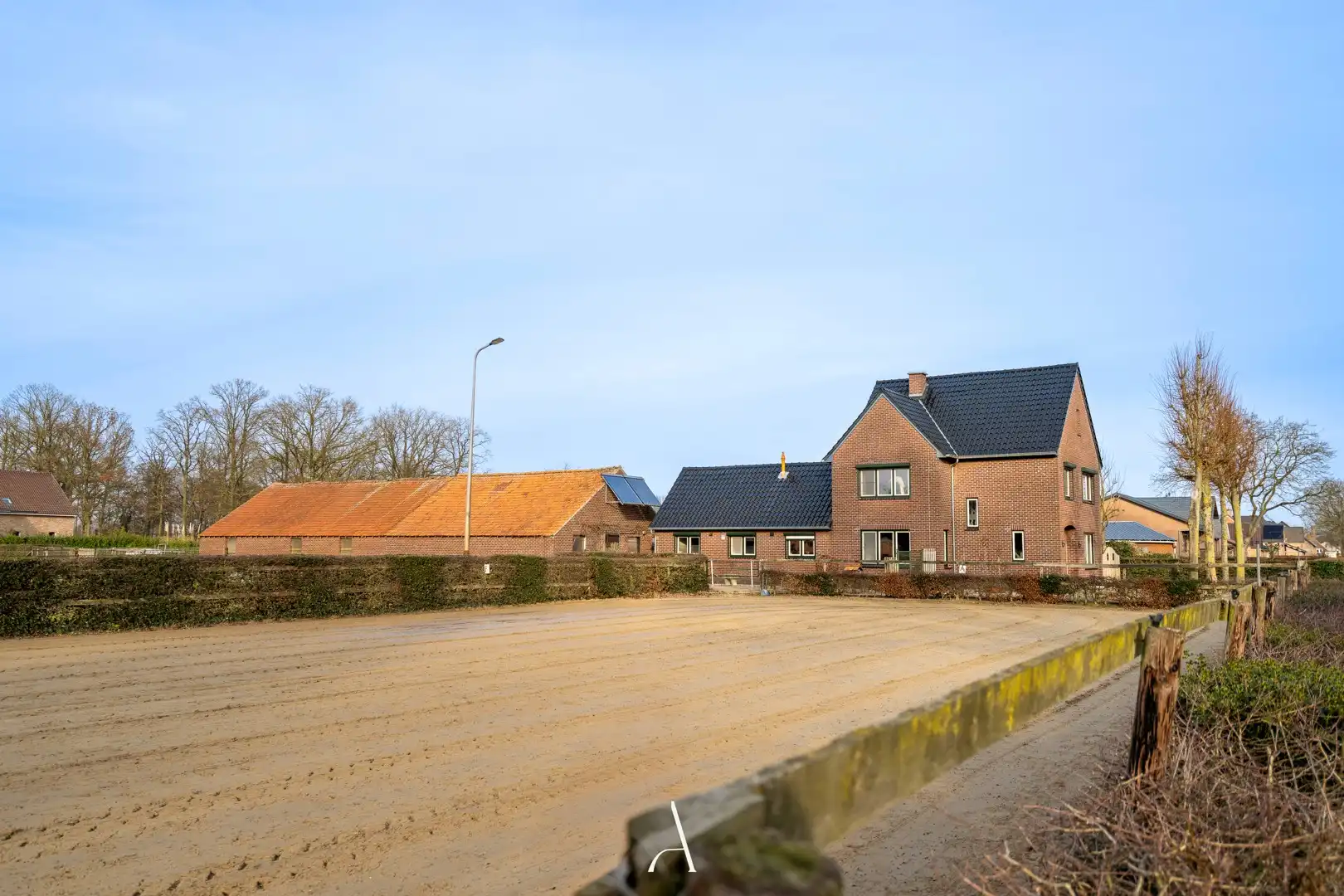 Landelijk wonen met volwaardige paardenaccommodatie op 7.929 m² in Tongerlo (Bree) foto 2