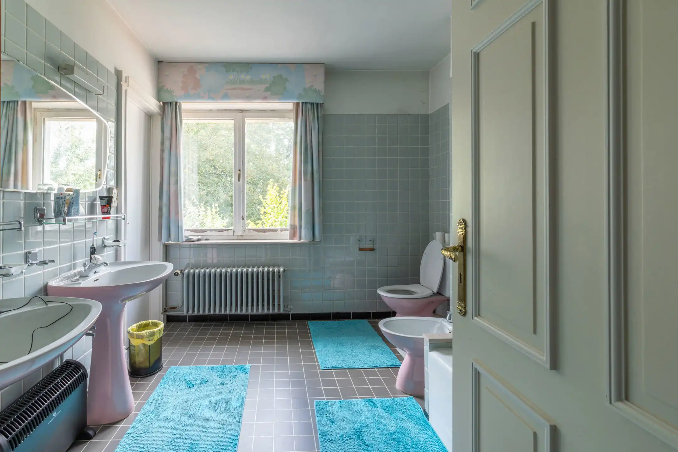 Riante te renoveren villa met grote tuin in centrum Rumbeke foto 11