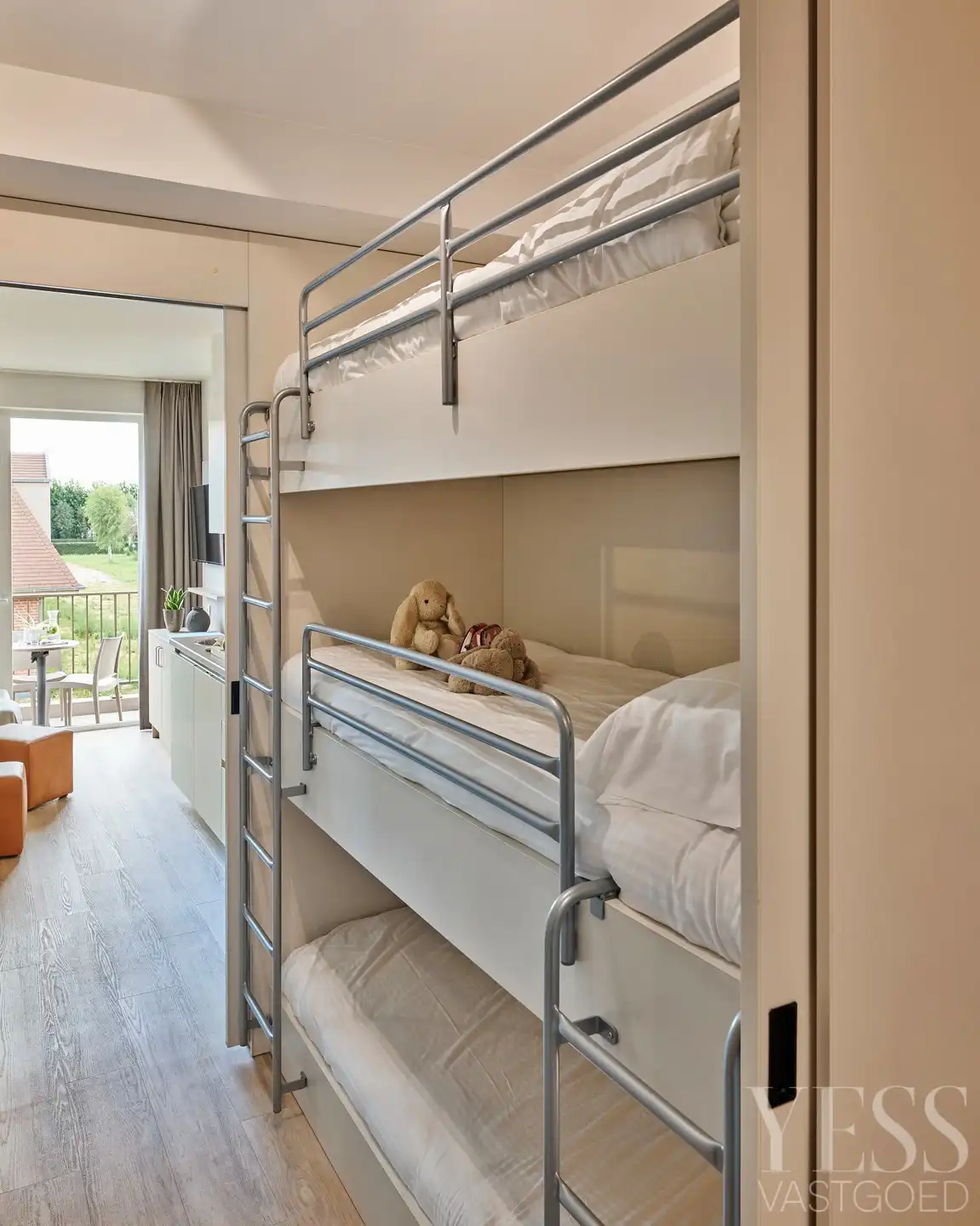 Investering: suite met balkon en mooi uitzicht te Jabbeke foto 5