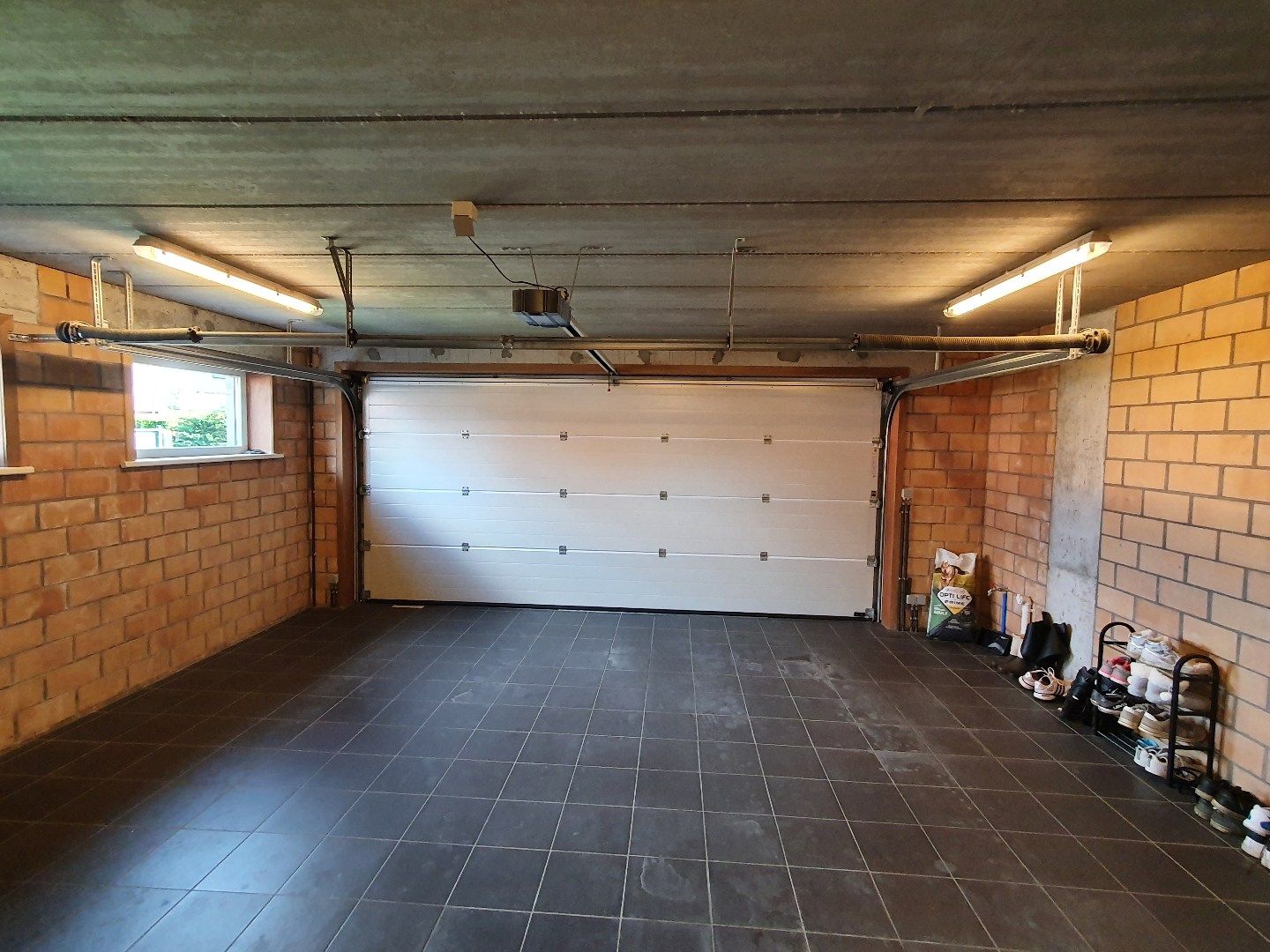 Volledig afgewerkte villa met 4 SLK en grote tuin foto 7