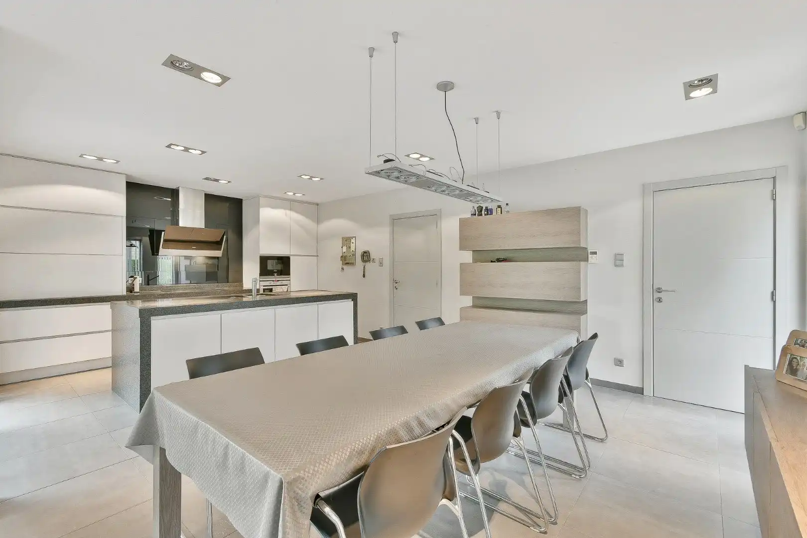 Instapklare alleenstaande woning met 4 slaapkamers op rustige ligging in Koekelare foto 6