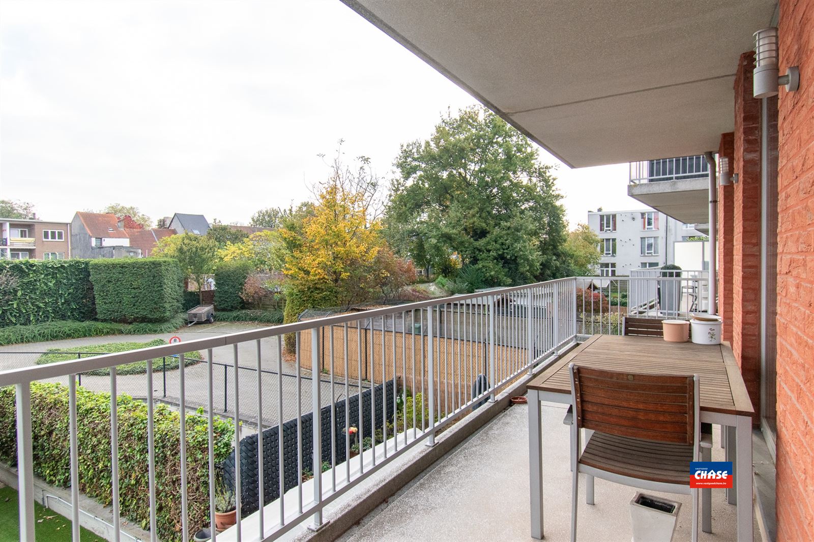 Zeer ruim appartement met 2 grote slaapkamers, mooi terrasen ondergrondse autostaanplaats foto 7