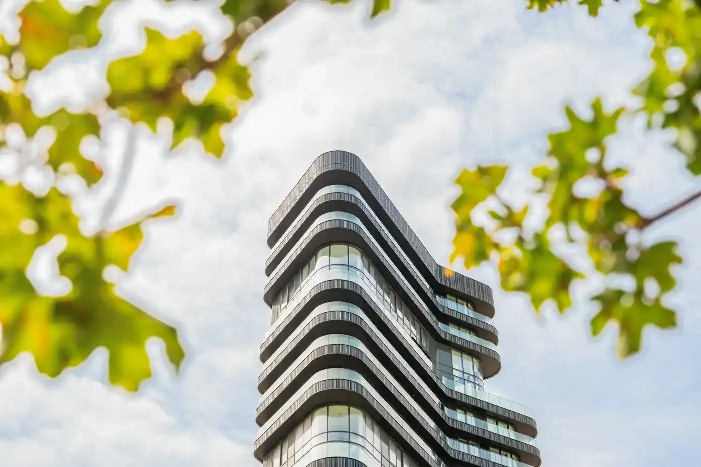 Het hoogste Penthouse van Knokke - volledig plateau met 360° uitzicht en een topnotch afwerking. foto {{pictureIndex}}
