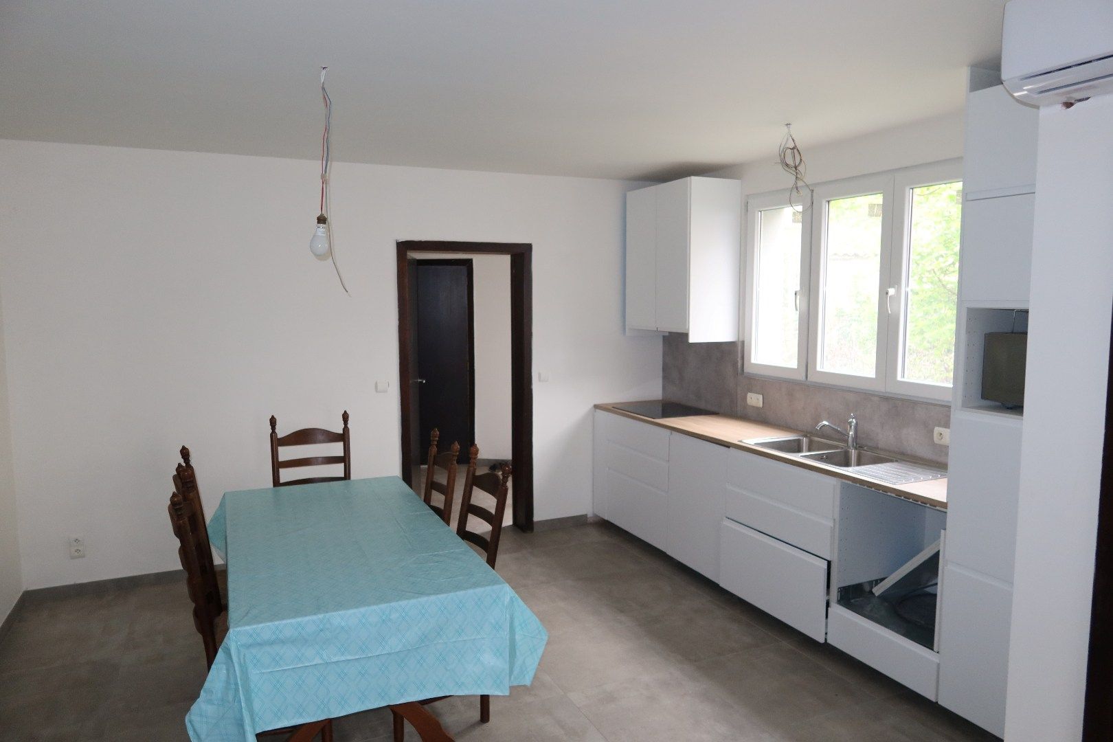 Karaktervol burgerhuis met 2 slk, tuin en achteruitgang met garage foto 5
