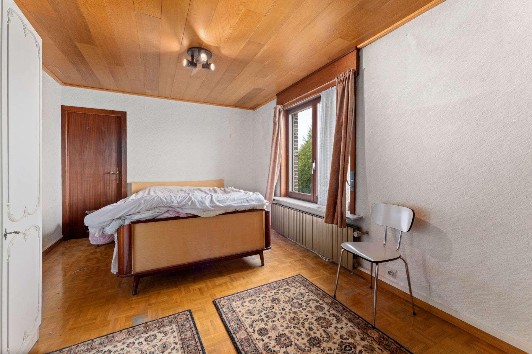 Idyllisch gelegen villa op 3598 m² met garage voor 6 wagens foto 16