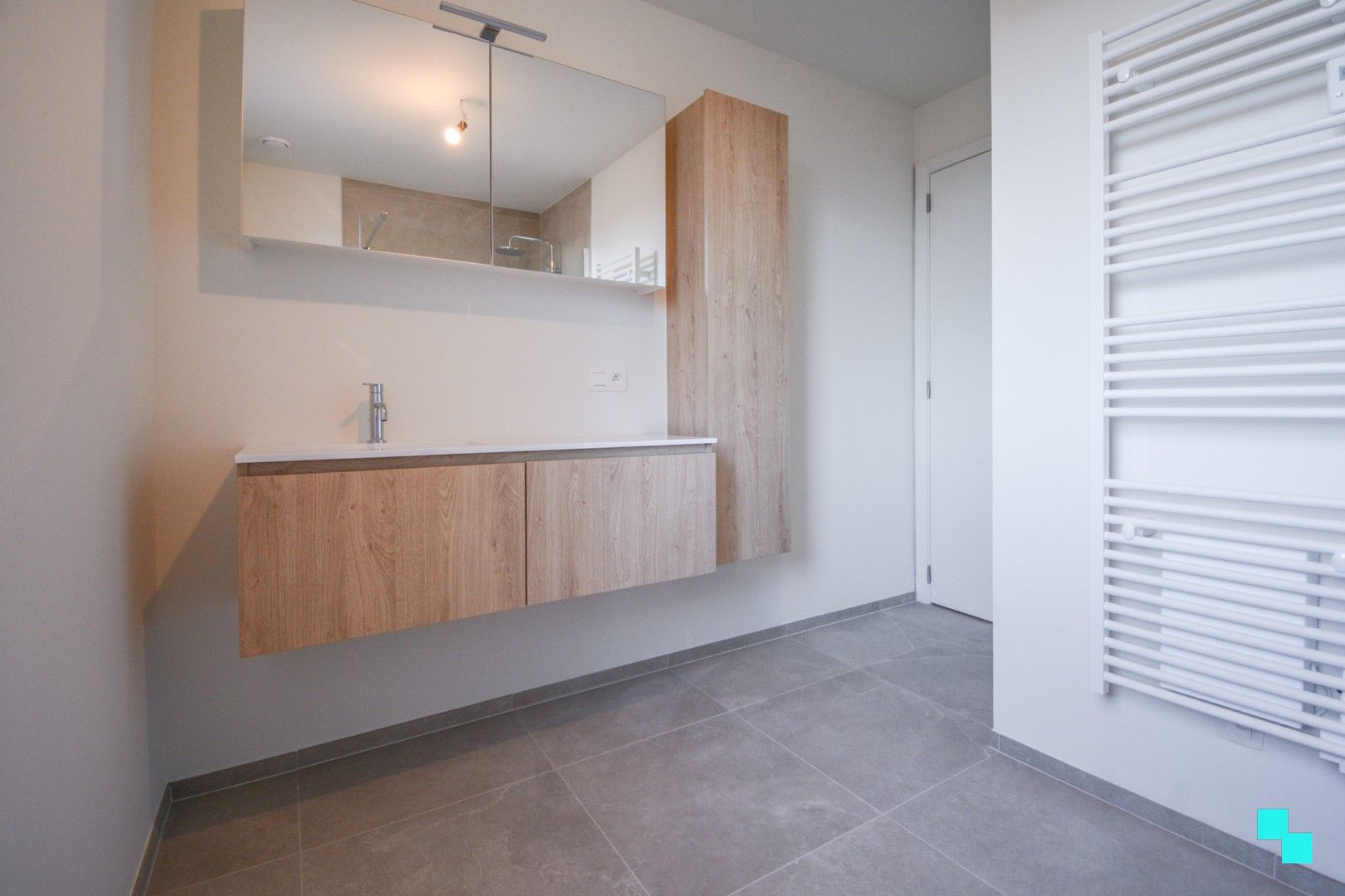 Volleidg afgewerkte nieuwbouwwoning met carport te Sleihage foto 16