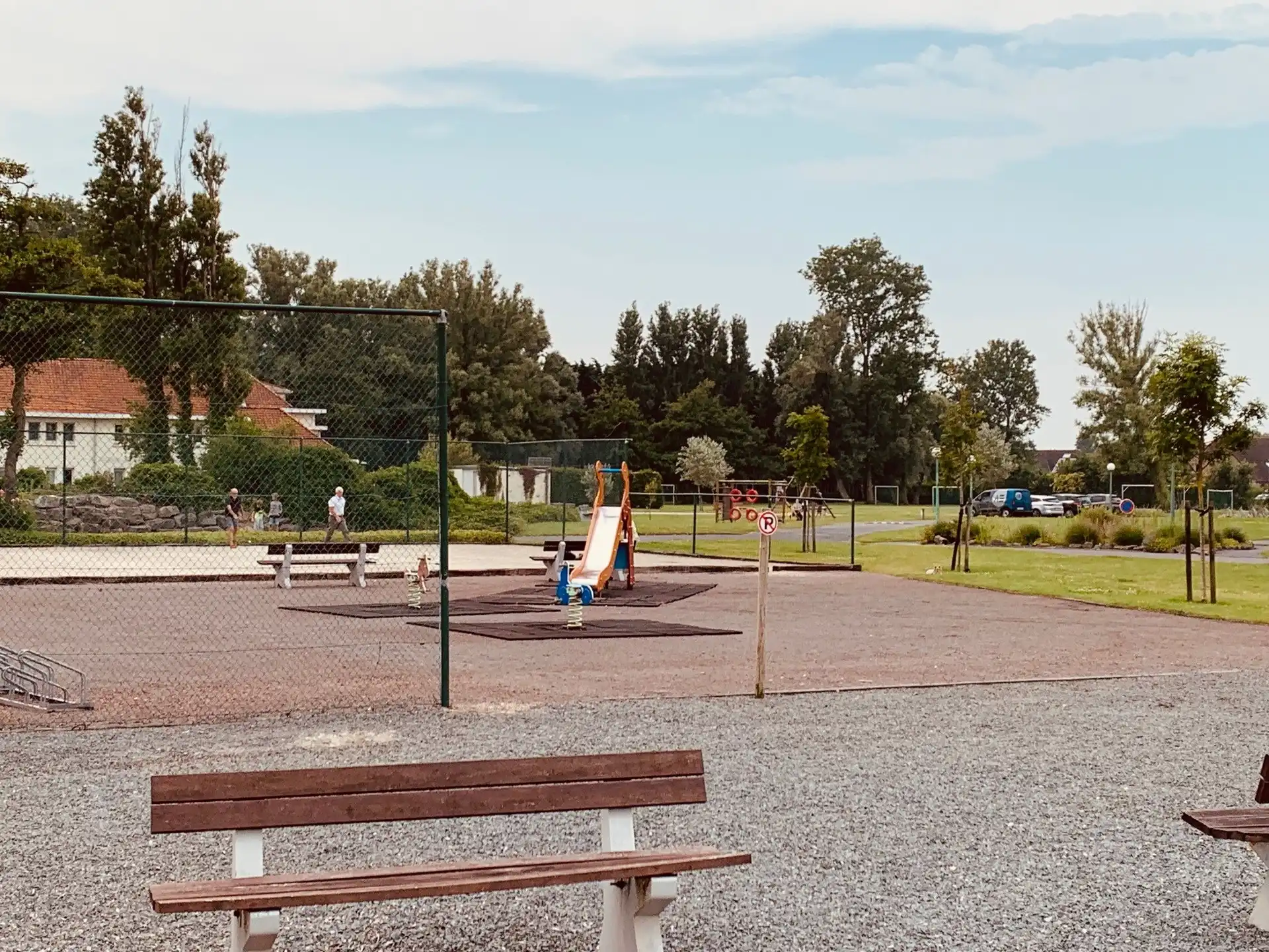 Instapklaar en smaakvol gerenoveerd appartement te koop in Park Atlantis, Vosseslag – De Haan. foto 12