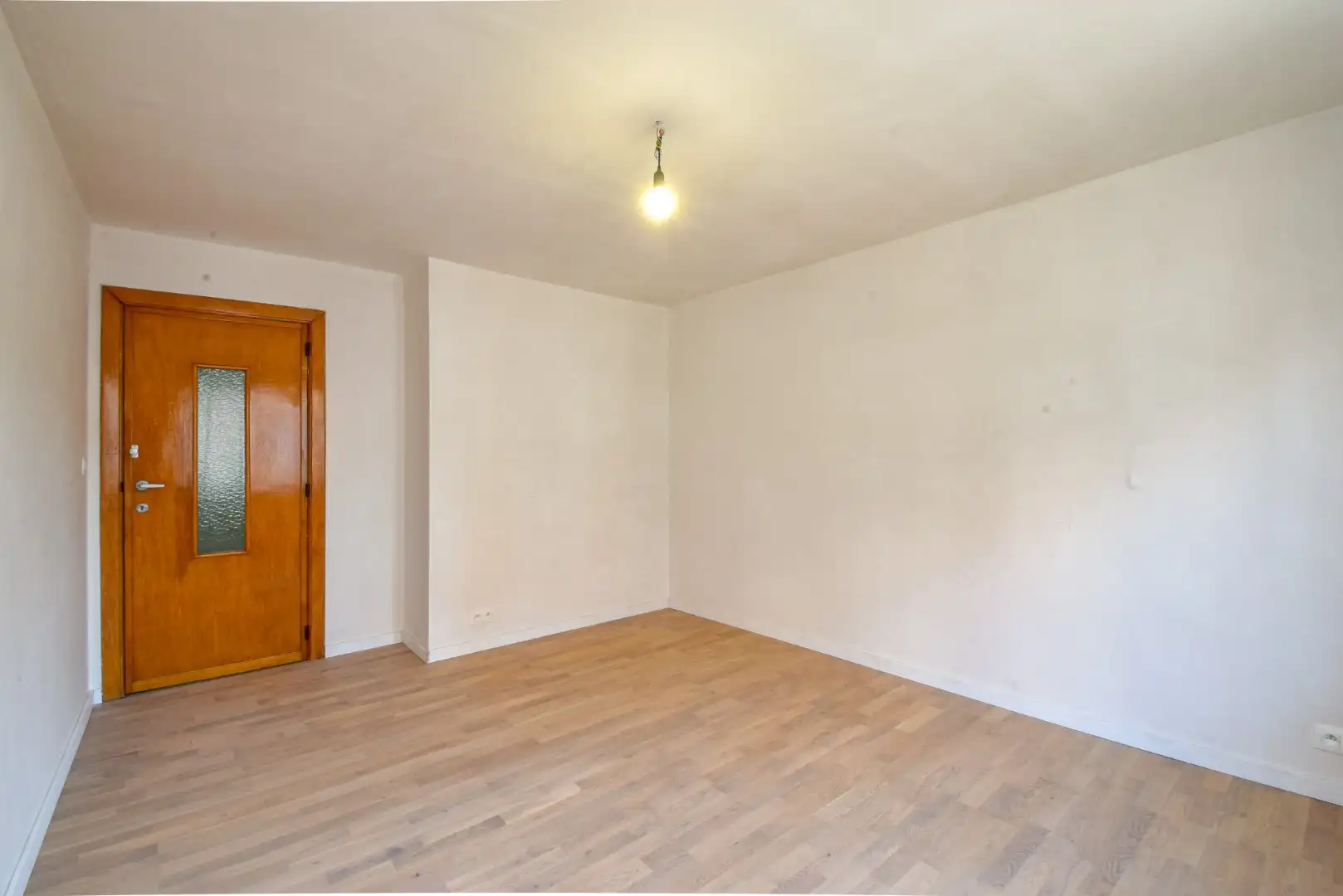 Instapklare gerenoveerde rijwoning in het centrum van Gistel foto 26