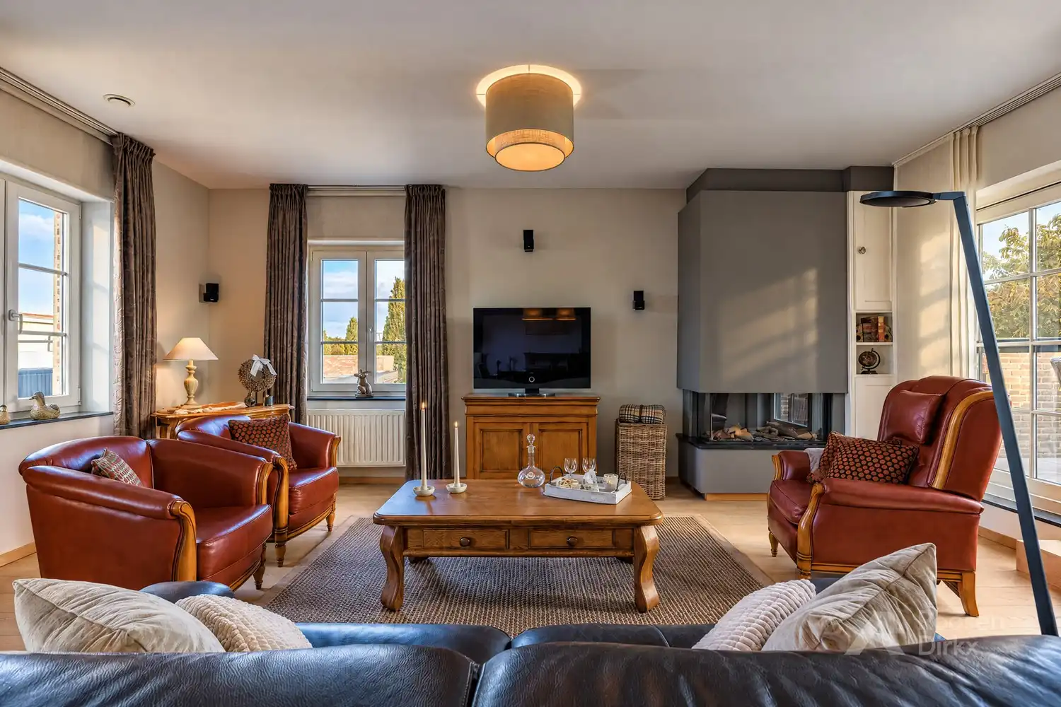 Luxe appartement (150m²) met 3 slaapkamers en 60m² terrassen te BREE. foto 6