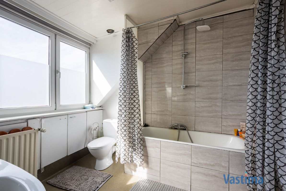 Twee aanpalende woningen met loods nabij centrum Aalst – ideaal voor wonen, werken of project foto 10