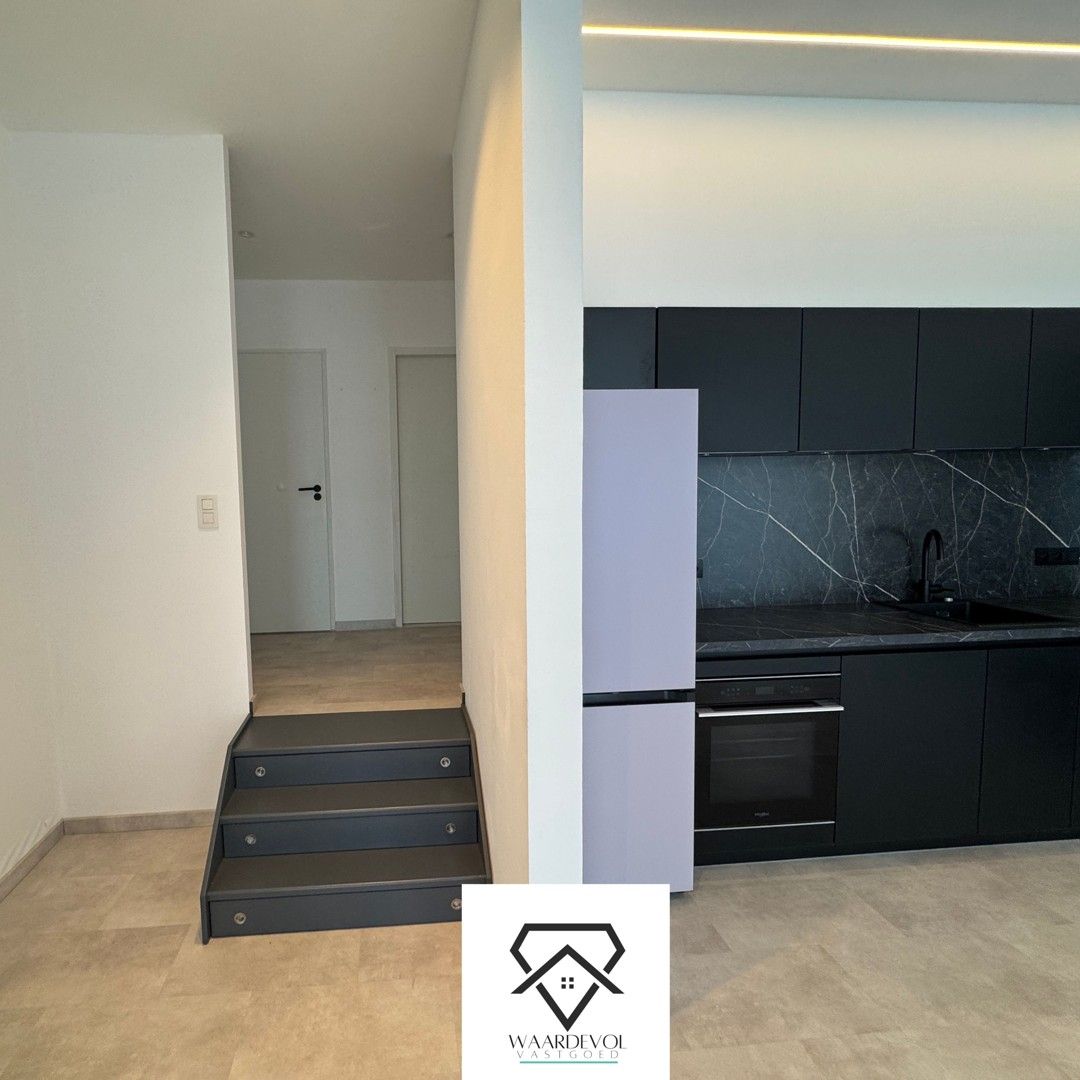Instapklaar centraal gelegen appartement te Gent foto 2
