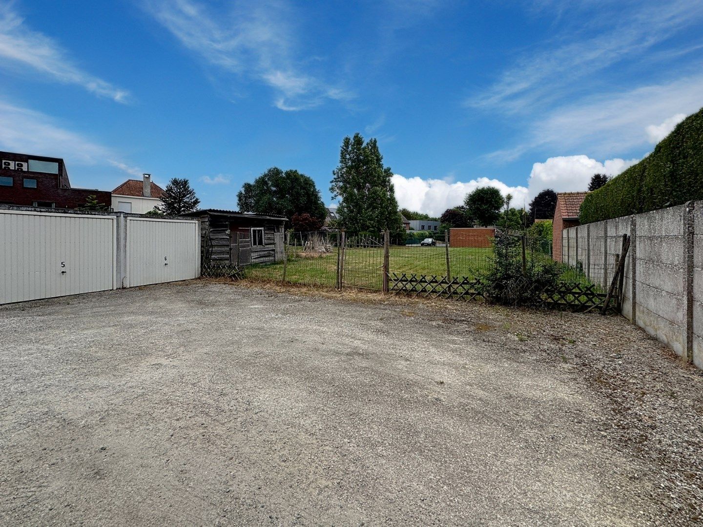 Opbrengsteigendom gelegen in de dorpskern van Merendree foto 18