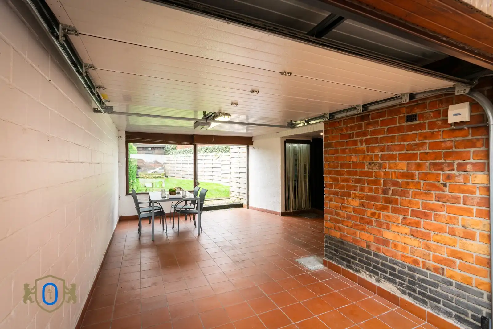 Halfopen 3-slpkr woning met tuin & garage foto 16