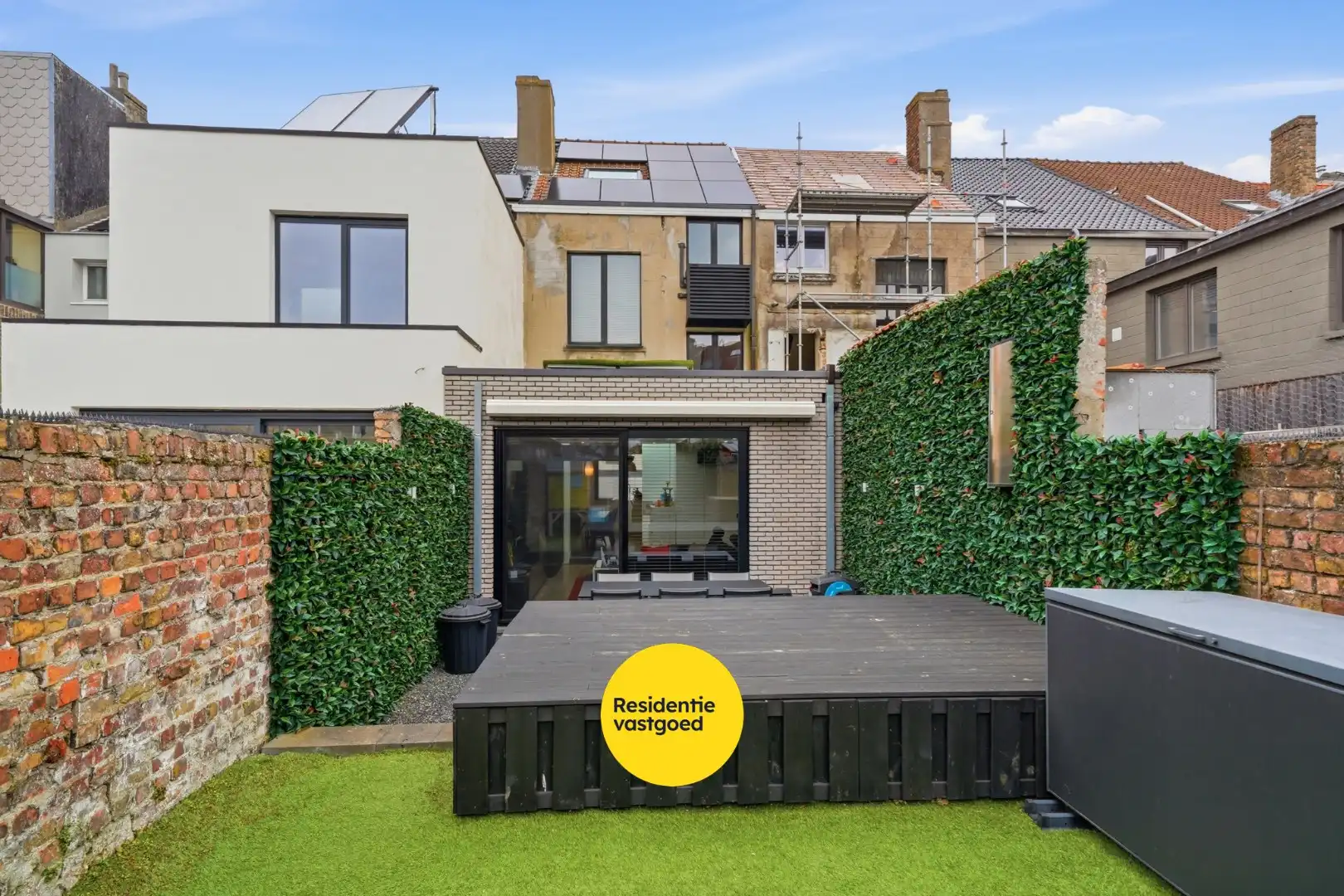 Volledig gerenoveerde woning met zonnige buitenruimte foto 8