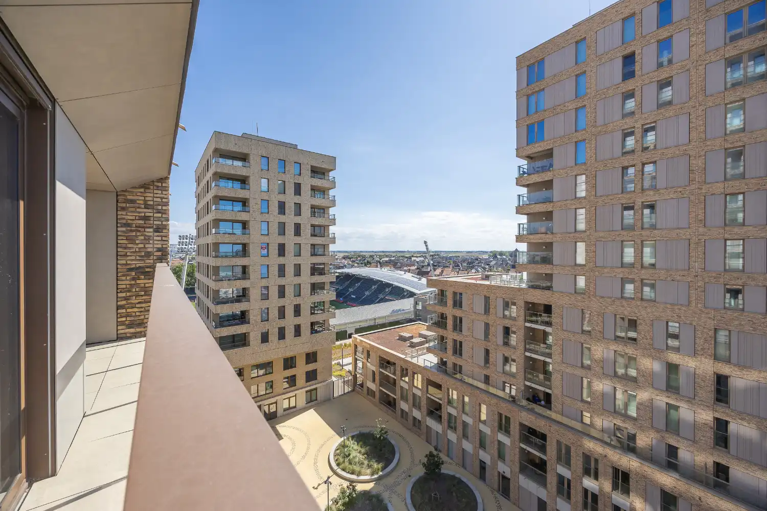 Assistentie-appartement met zijdelings zeezicht op steenworp van de zeedijk. foto 10