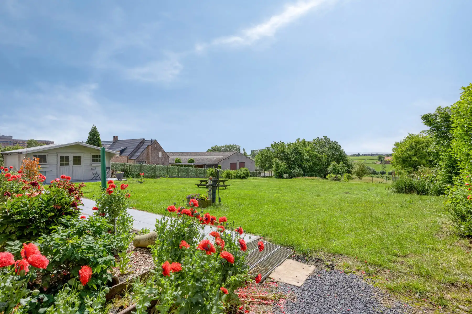 Karaktervolle woning met 3 slaapkamers en grote tuin foto 4