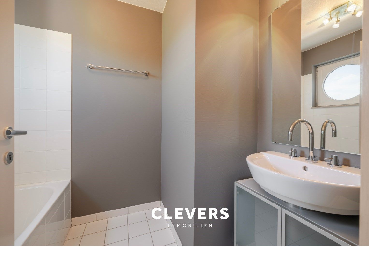 Exclusieve topper zeedijk : 2slpk. appartement + studio. foto 15