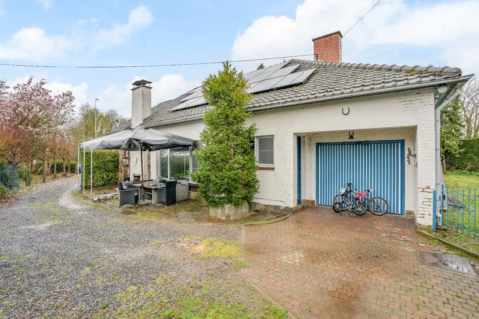 Op te knappen karakteristieke hoekwoning, 4 slpk, (EPC-label C) gelegen aan het Haspengouwse landschap. foto 14