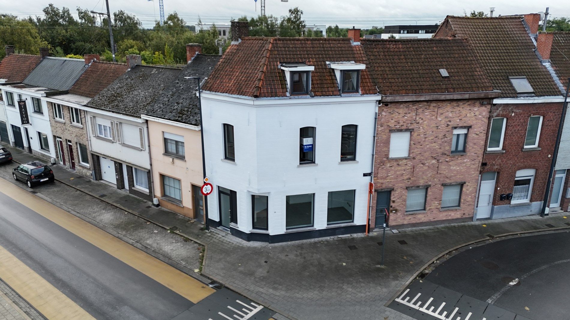 Centraal gelegen woning met commerciële ruimte en 3 kamers foto 1