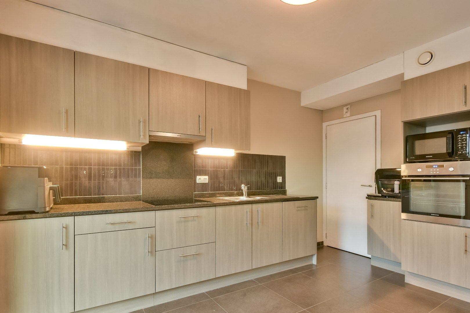 Energiezuinige woning in een rustige straat! foto 7