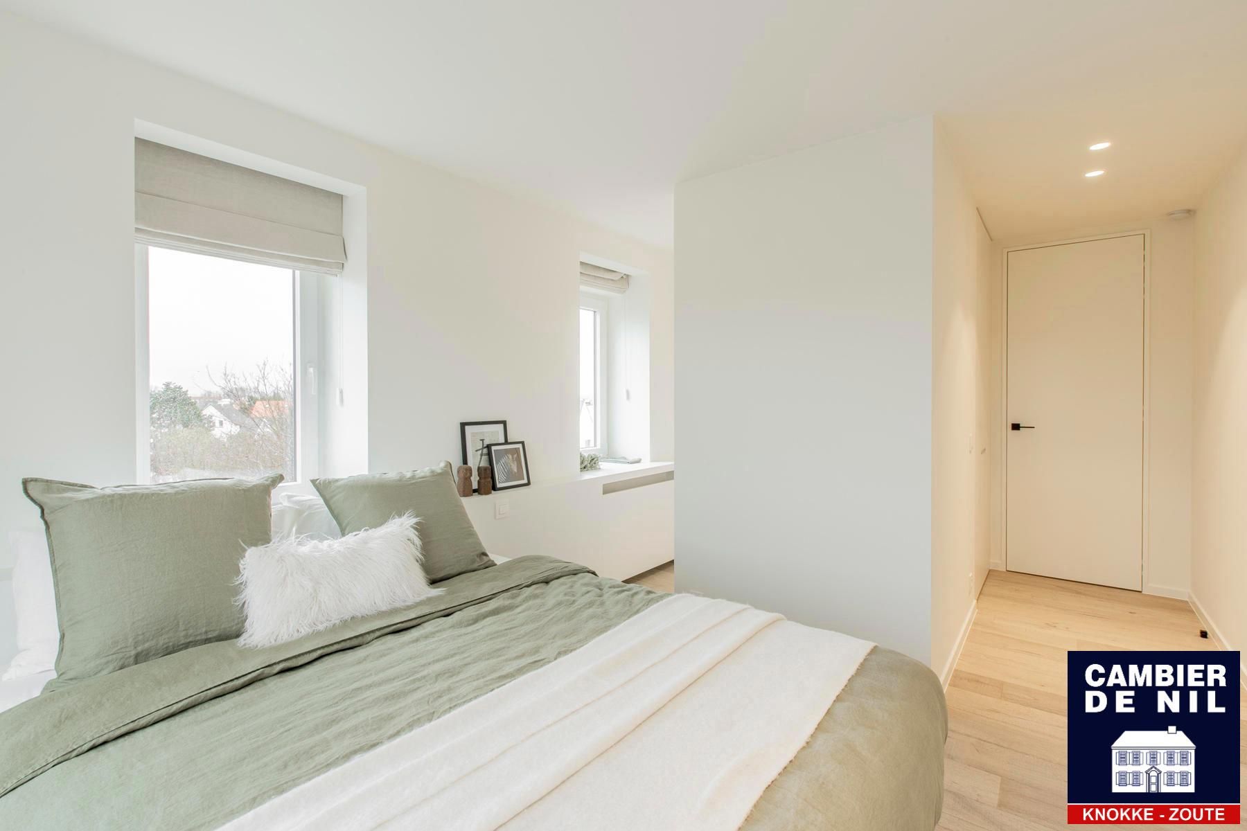 Volledig gerenoveerd appartement met frontaal meerzicht foto 14