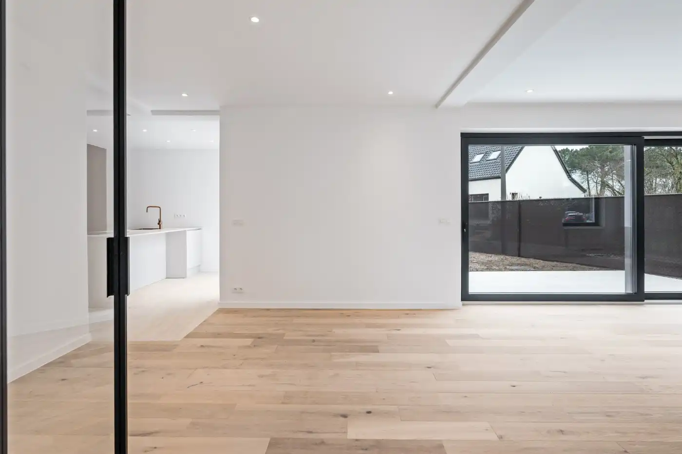 Prachtig gerenoveerde open bebouwing met 3 slpk. en autostaanplaats foto 14