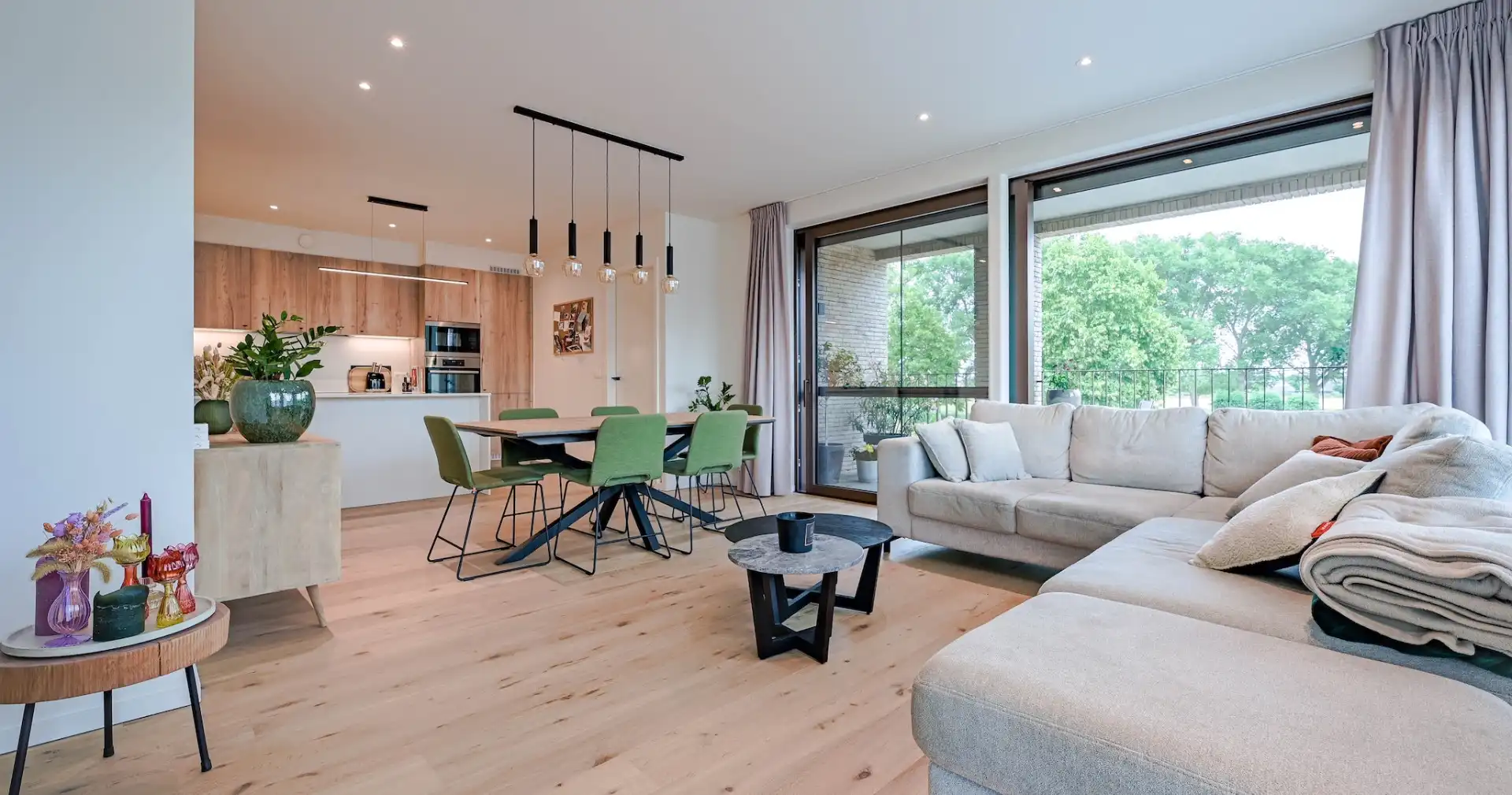 Stijlvol afgewerkt appartement met open zichten, zuidgericht terras, autostaanplaats en berging foto 4