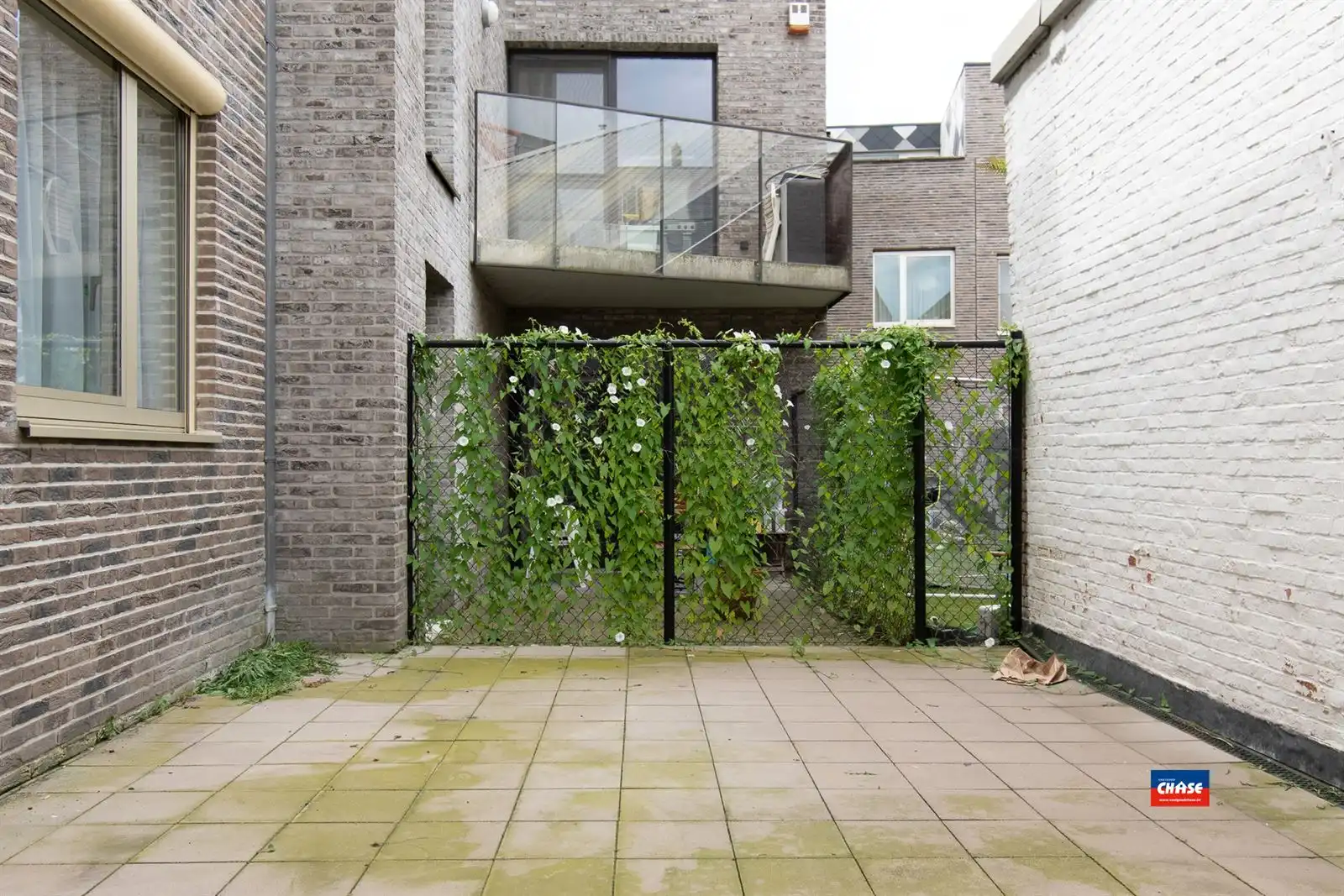 Recent gelijkvloersappartement met 2 slpks, terras en parking foto 6