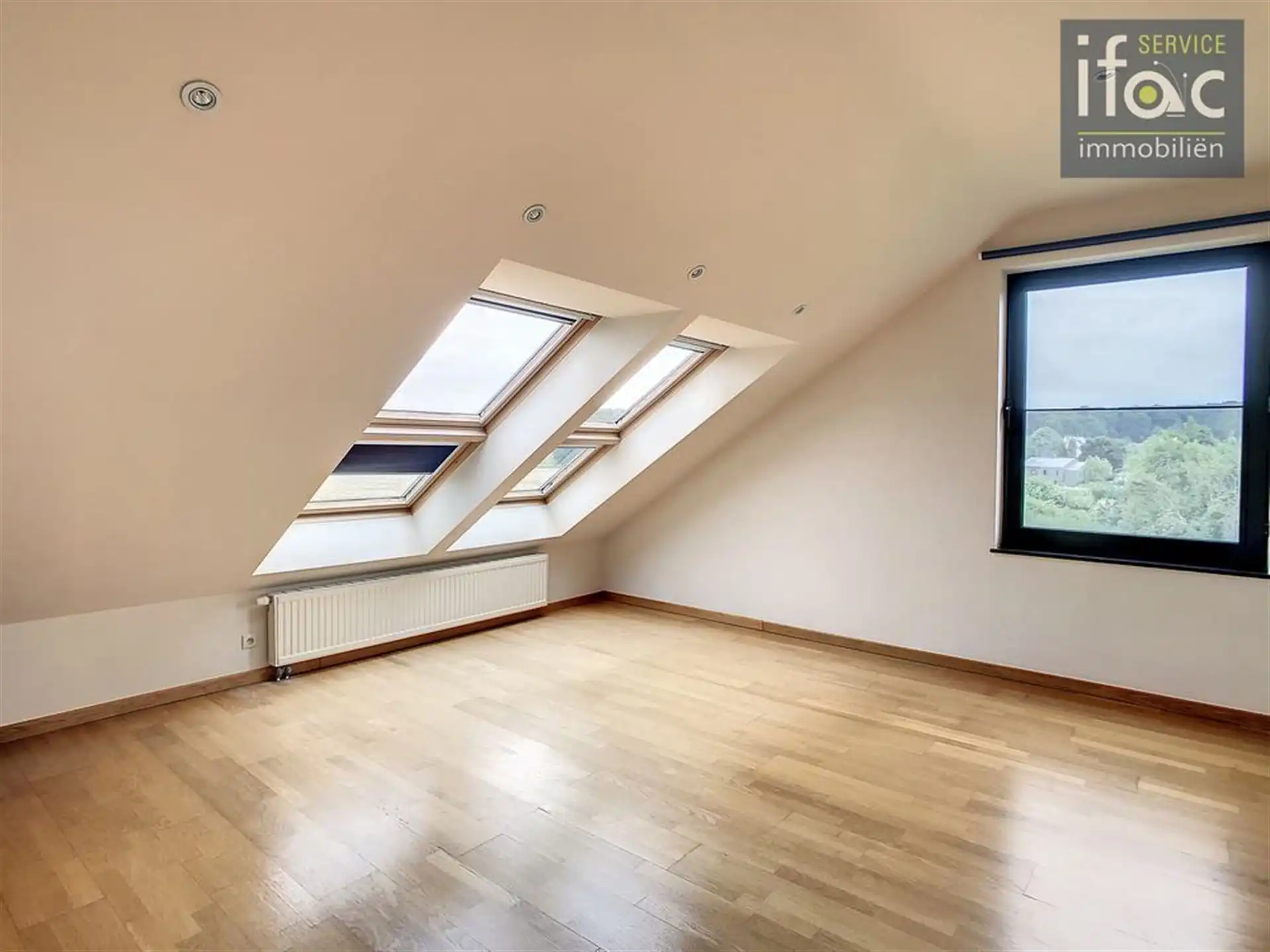 Prachtige 3-gevel villa met unieke panoramische vergezichten foto 24