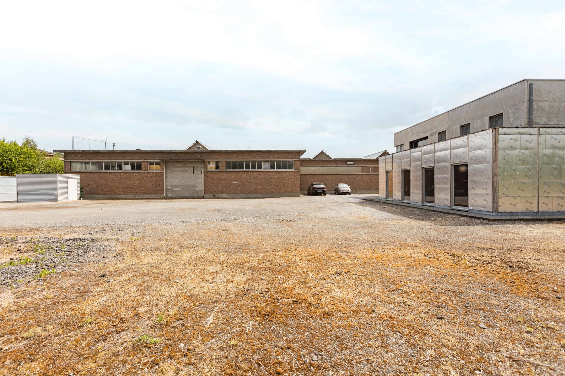 Gebouw met kantoren + woonst + loods op 3670 m2 foto 23