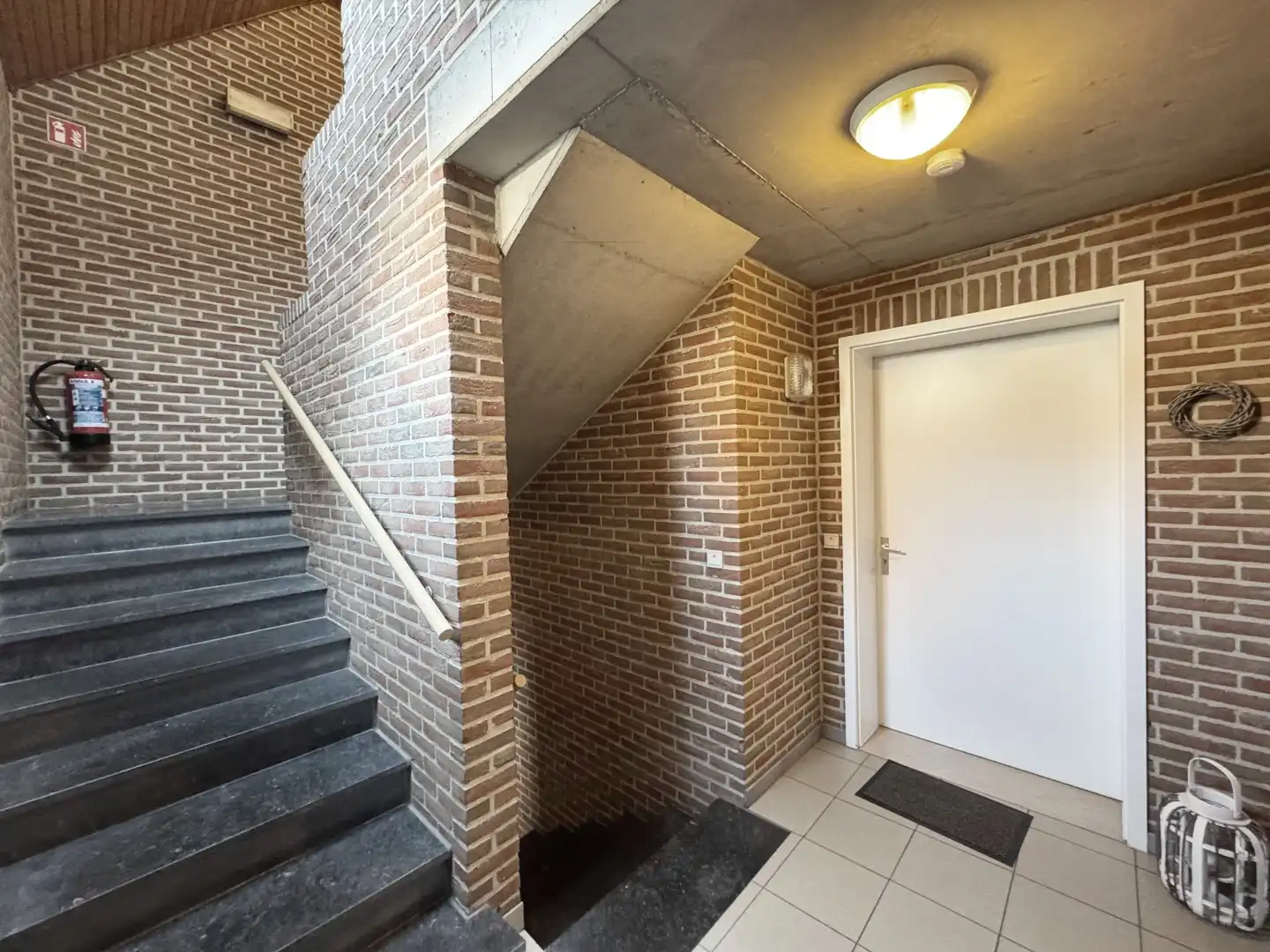 Investering in het Centrum van Borgloon: Appartementenblok met 5 Appartementen en 2 Autostaanplaatsen foto 2