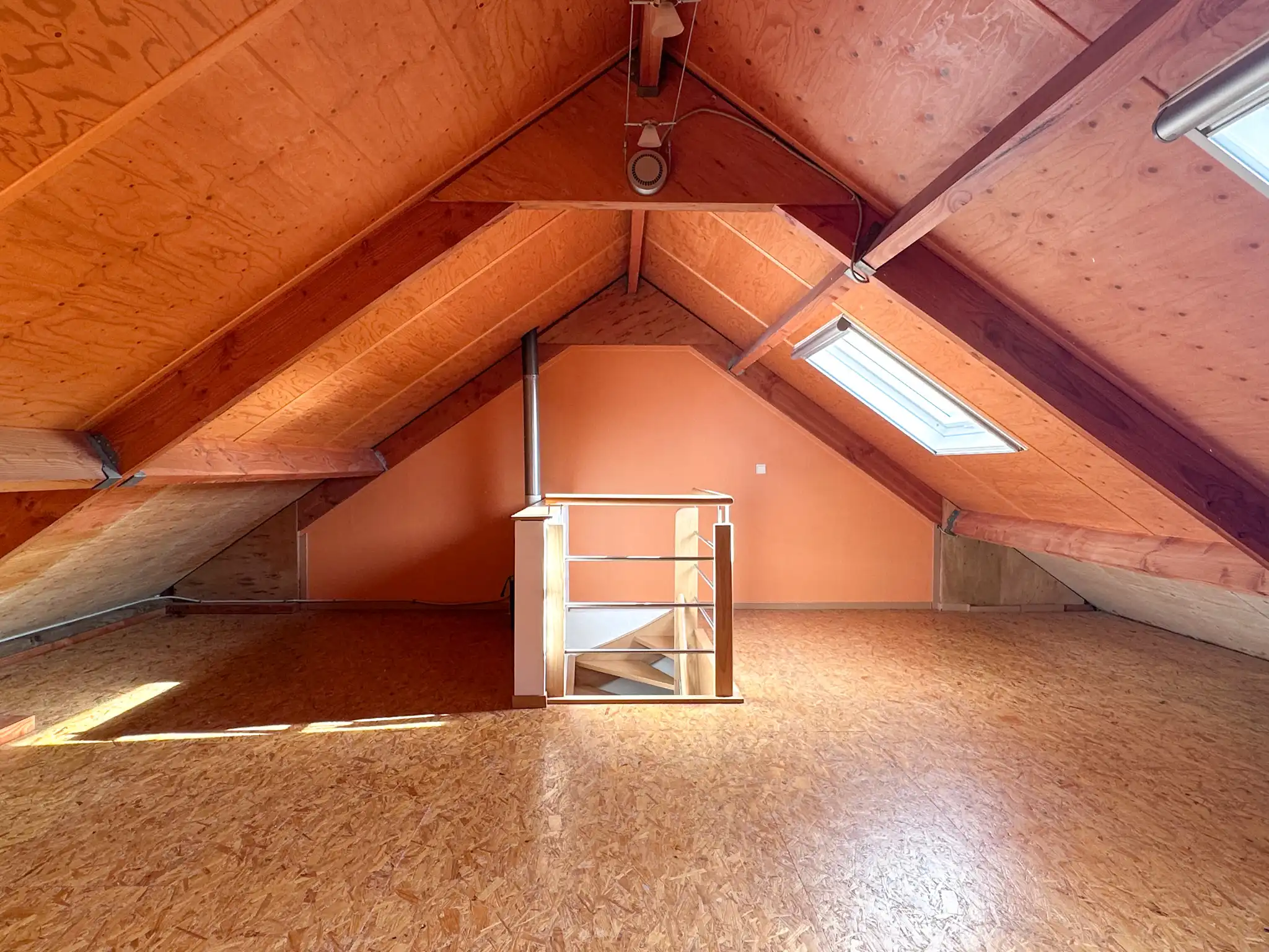 Woning met twee slaapkamers, dressing, garage en tuin te huur in het hartje van Melsele foto 15