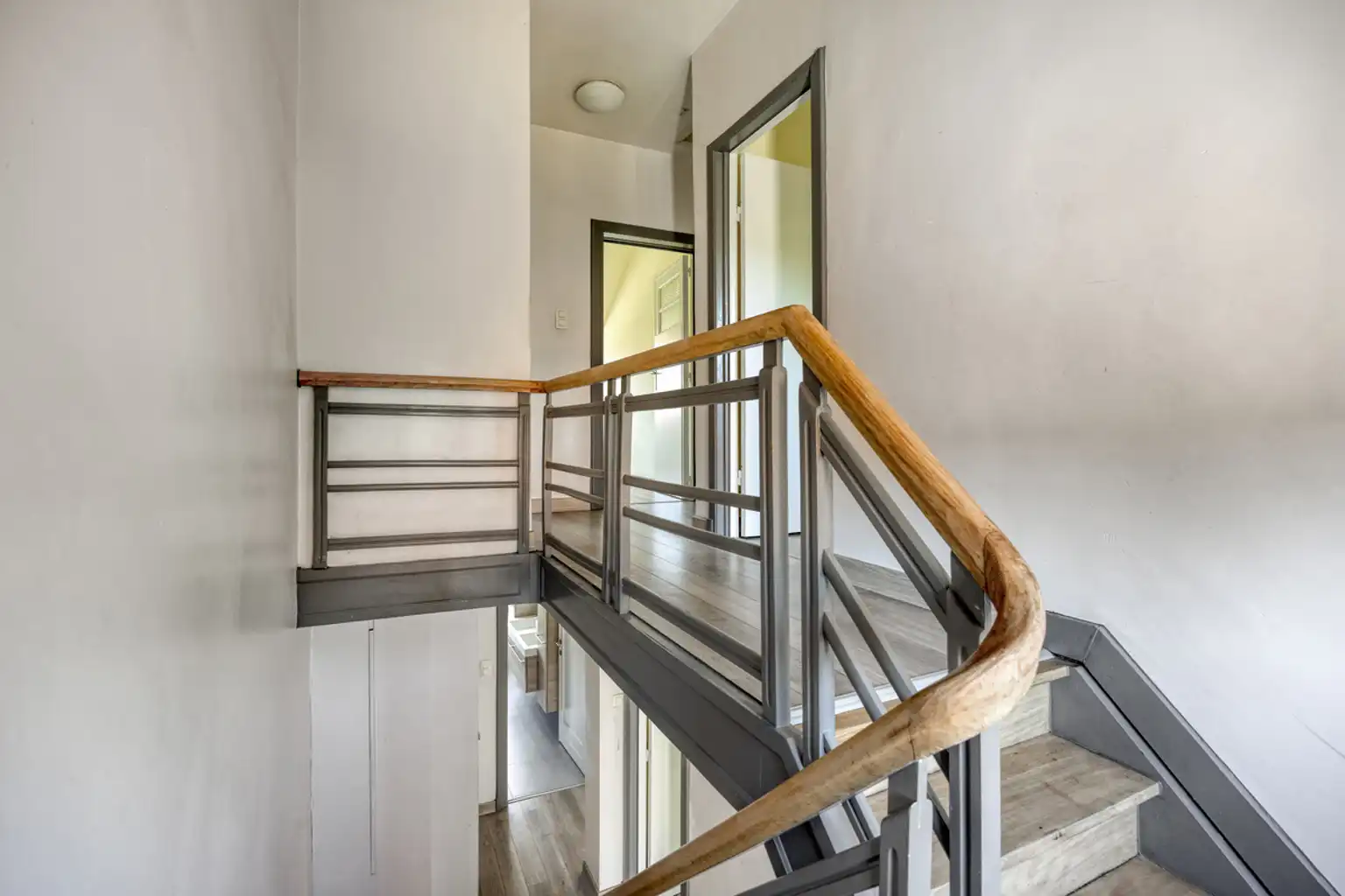 Instapklare 2-gevelwoning nabij Sint-Agatha-Berchem foto 23