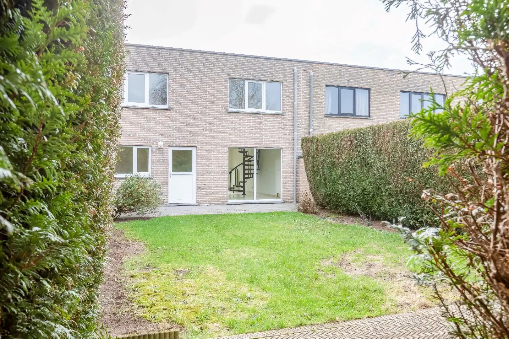 Gunstig gelegen instapklare woning in rij met garage en toffe tuin foto 20