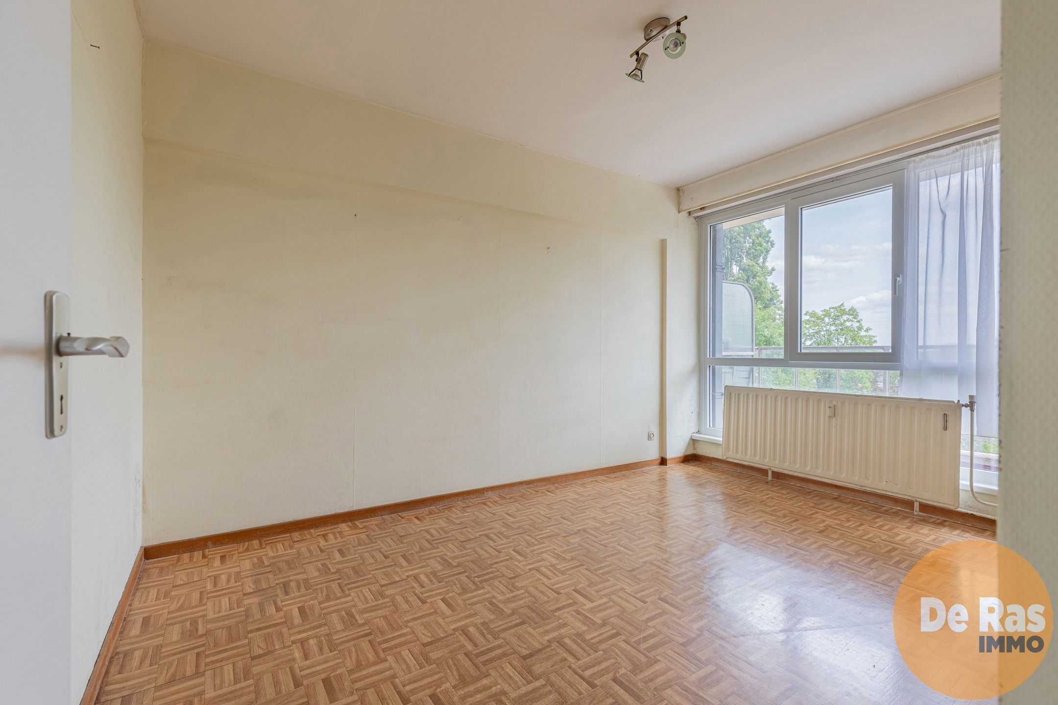 AALST - Betaalbaar appartement met 2 slaapkamers en terras! foto 12
