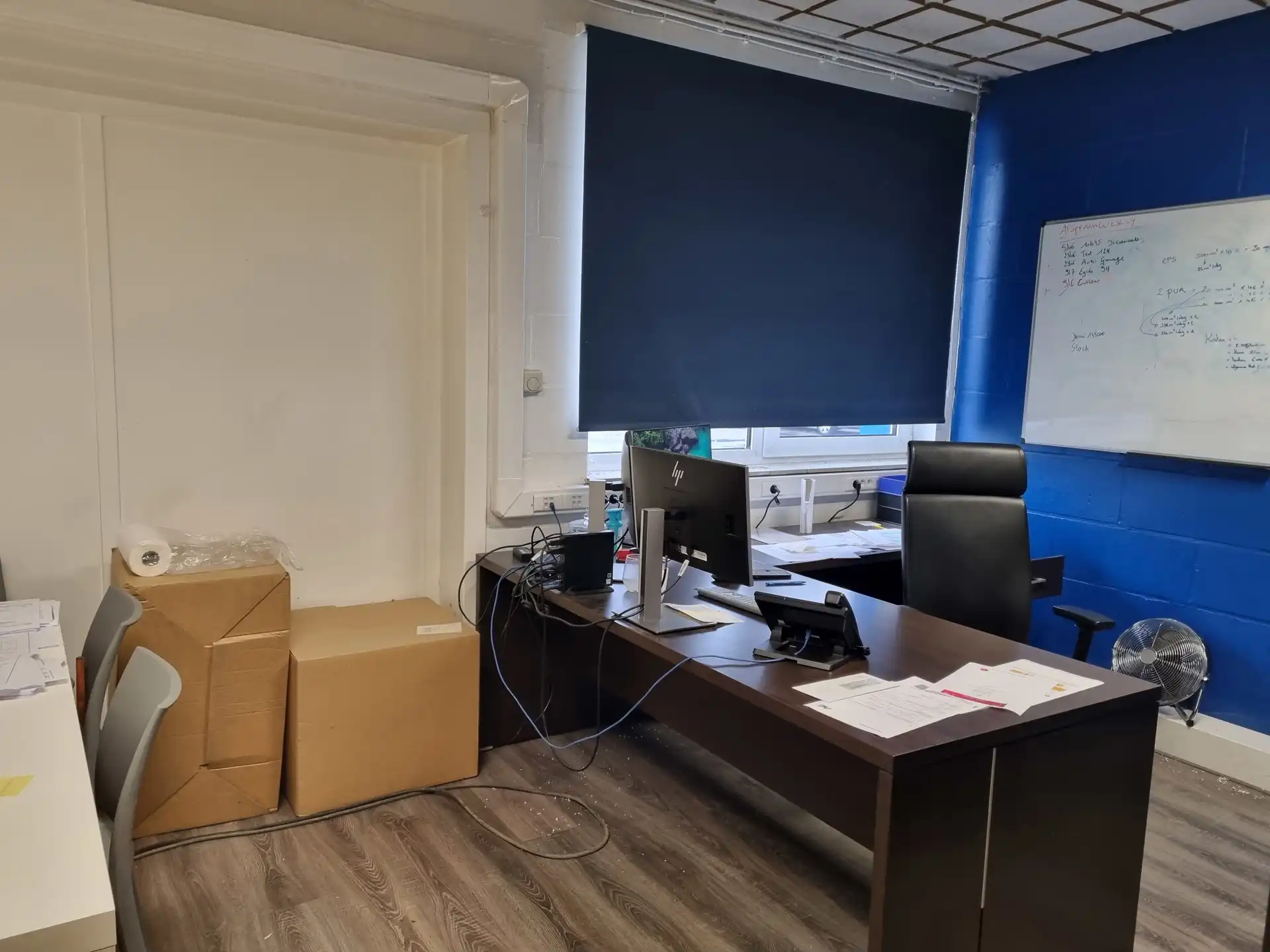 TE HUUR: BEDRIJFSGEBOUW VAN 1420M² foto 6