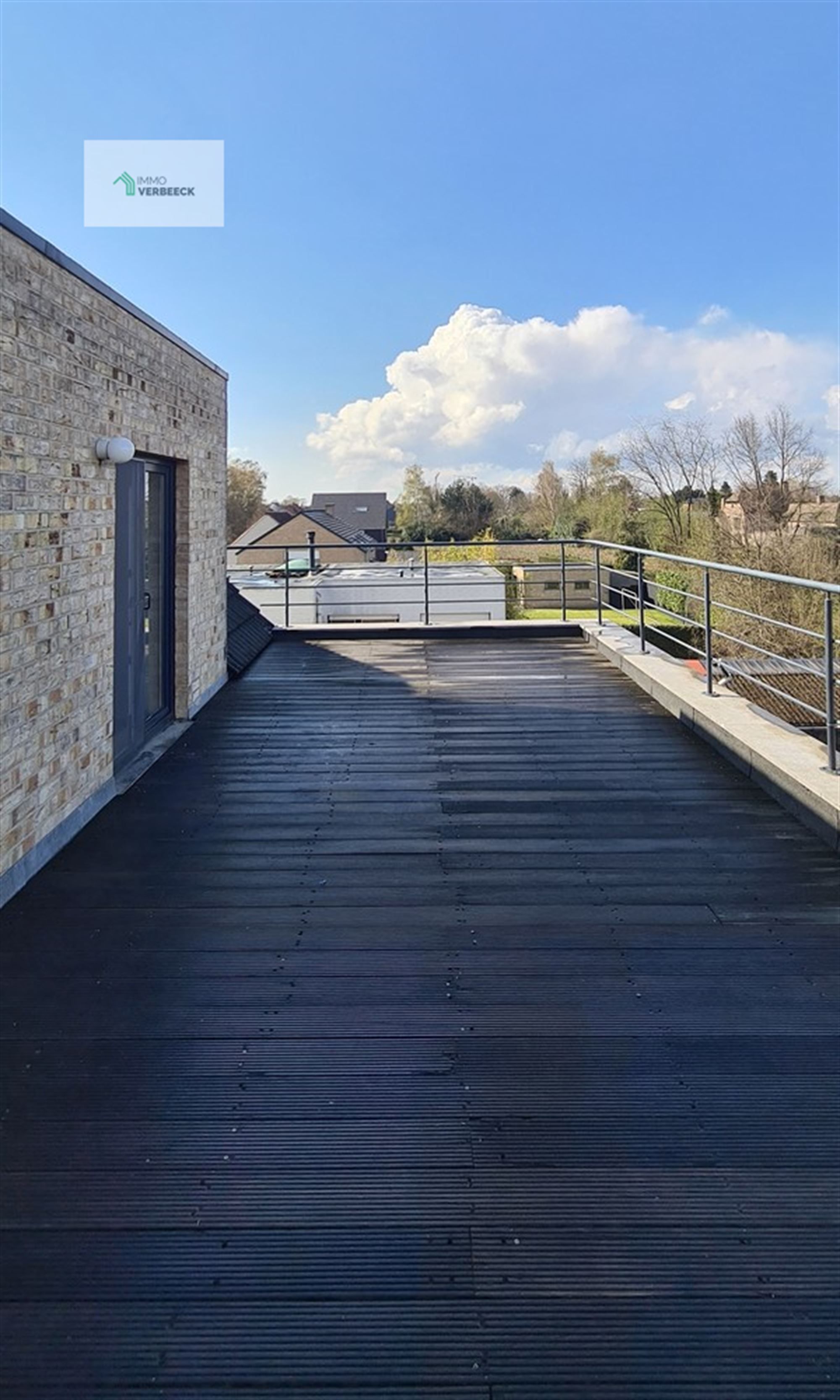 Gezellig dakappartement met zéér ruim terras. foto 12