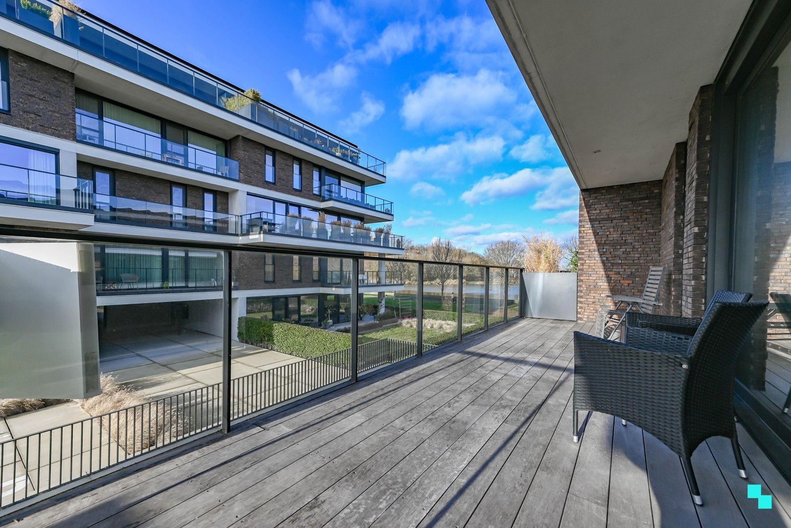 Energiezuinig éénslaapkamerappartement aan kanaal Roeselare-Leie foto 5