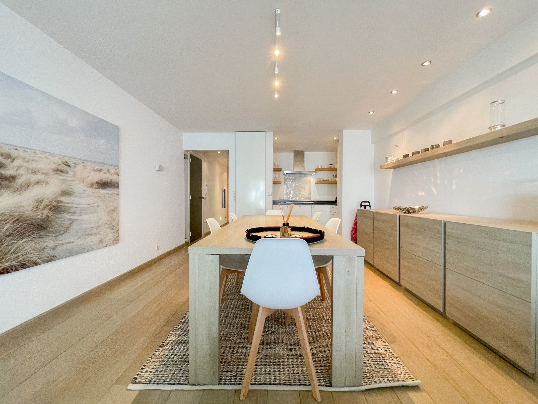 Drie slaapkamer appartement met een open zicht gelegen nabij het Driehoeksplein.  foto 7