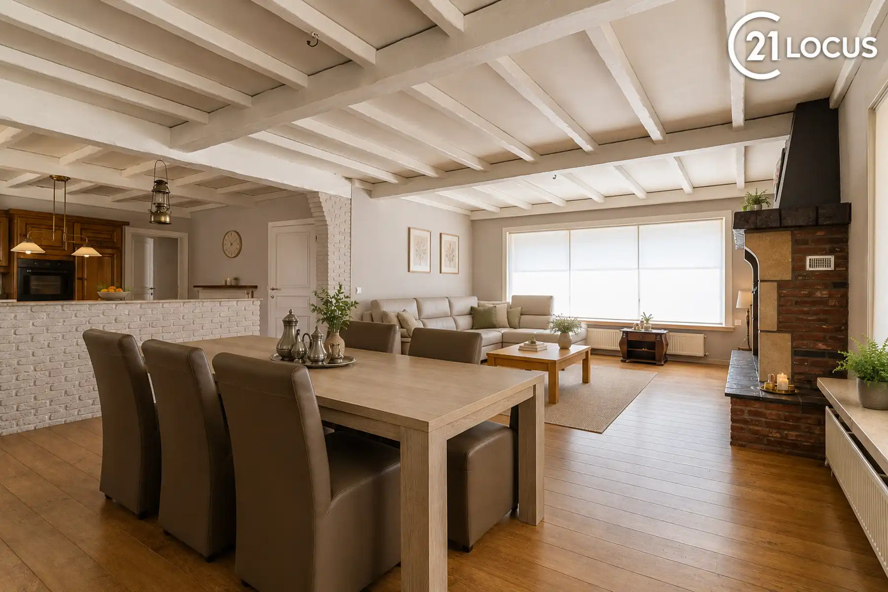 Verrassend ruime bungalow met 133 m² bergzolder foto 3