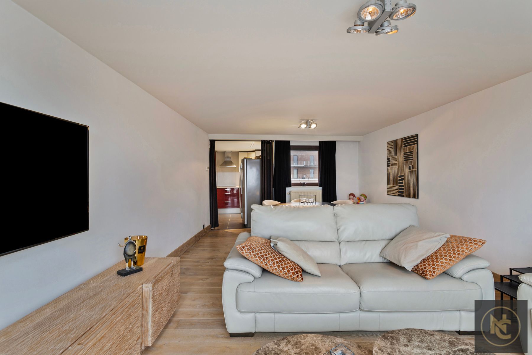 Stijlvol dakappartement met 1 slaapkamer en autostaanplaats foto 5
