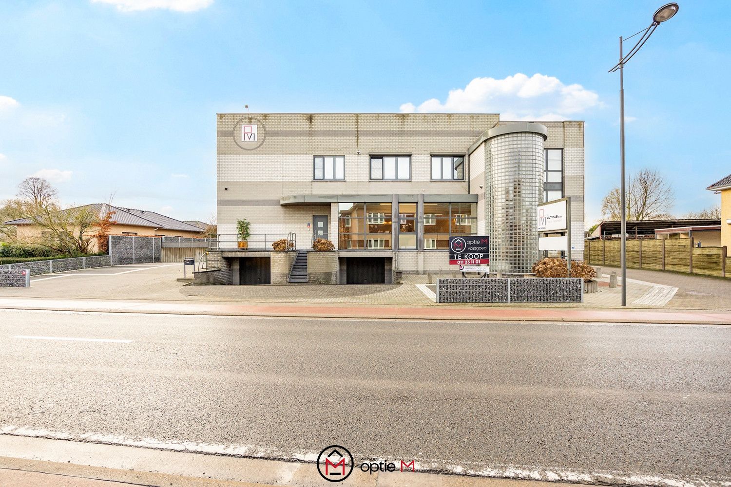 Gebouw met 3 appartementen, 2 kantoren & werkplaats in Bilzen foto 2